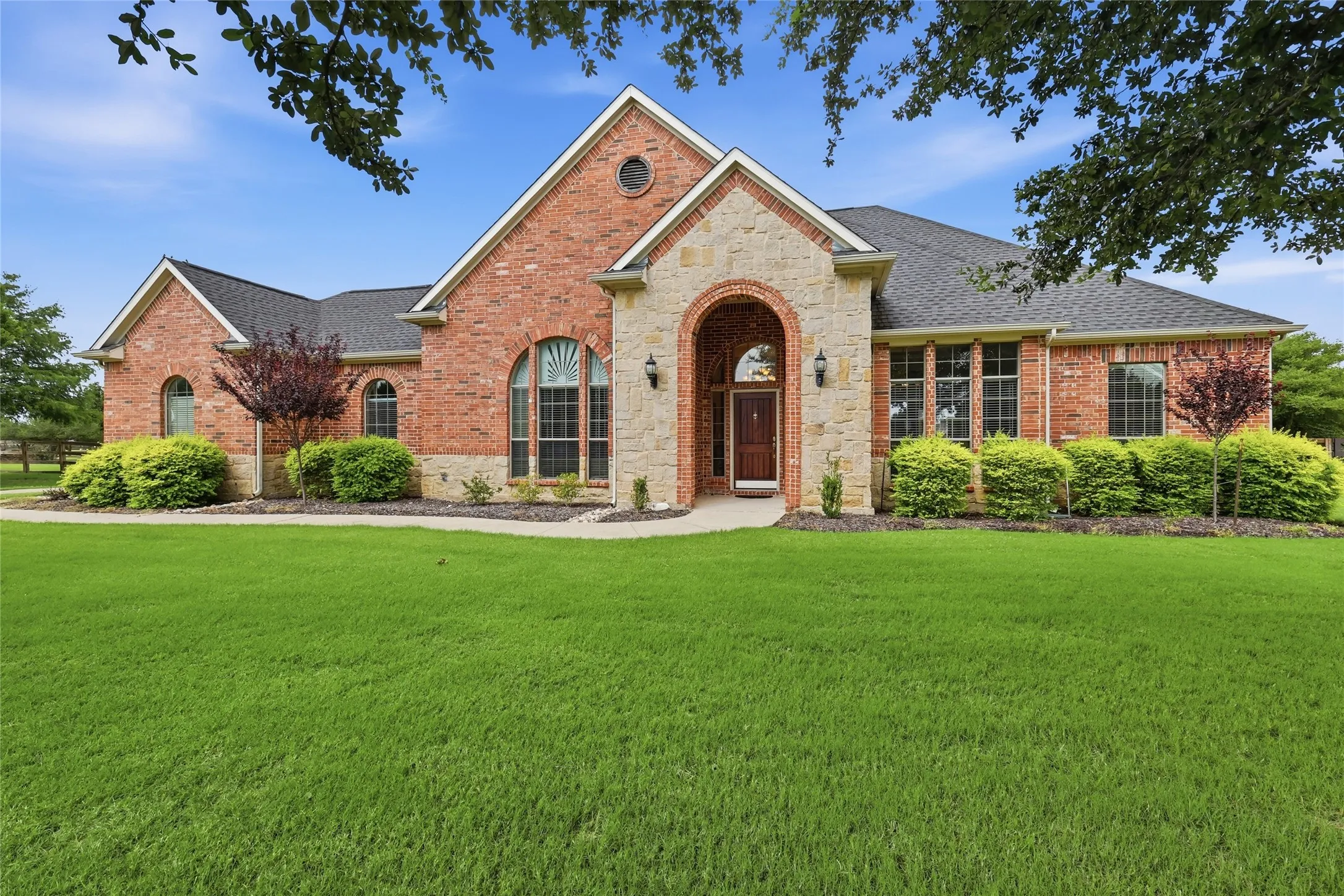Single Family Residence For Sale in Denton County , 2705 Winthrop Hill Road, Denton, Texas 76226, 4 Bedroom, 3 Bathroom, 3 Garage spaces, 2,715 Sqft, built in 2004, mls#21301803, Real Estate Agent in Denton, Homes For Sale in Denton county, Homes For Sale in Denton, Realtor in Denton Texas, Real Estate Brokerage Independent Realty Texas, Luminita Cordes Realtor