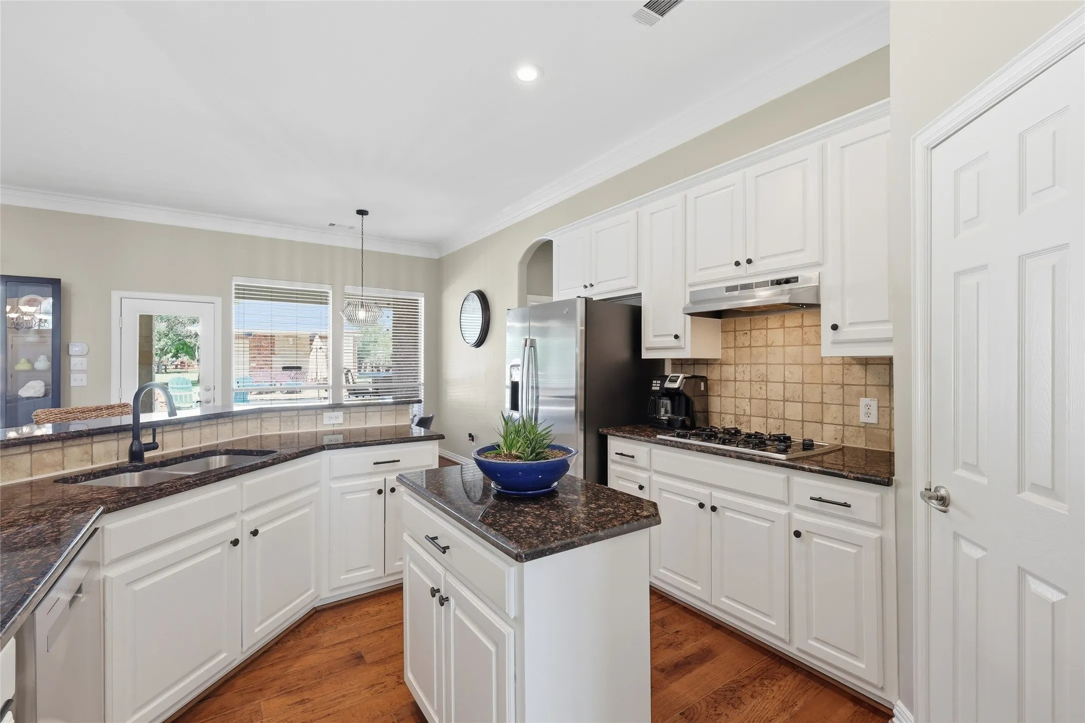 Single Family Residence For Sale in Denton County , 2705 Winthrop Hill Road, Denton, Texas 76226, 4 Bedroom, 3 Bathroom, 3 Garage spaces, 2,715 Sqft, built in 2004, mls#21301803, Real Estate Agent in Denton, Homes For Sale in Denton county, Homes For Sale in Denton, Realtor in Denton Texas, Real Estate Brokerage Independent Realty Texas, Luminita Cordes Realtor
