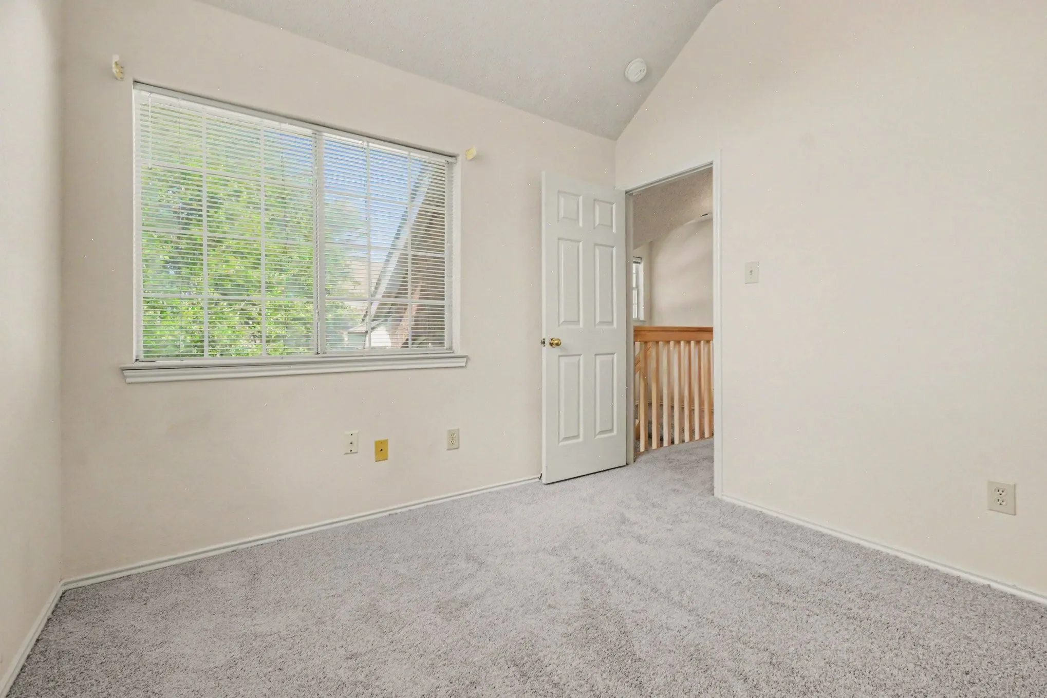 2nd Bedroom, great for guests, children, office, etc