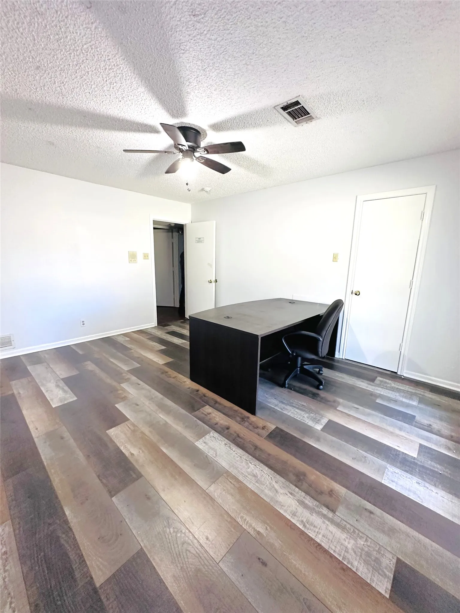 Single Family Residence For Sale in Dallas County , 722 E Wheatland, Duncanville, Texas 75116, 10 Bedroom, 6 Bathroom, 2 Garage spaces, 5,790 Sqft, built in 1970, mls#21299975, Real Estate Agent in Duncanville, Homes For Sale in Dallas county, Homes For Sale in Duncanville, Realtor in Duncanville Texas, Real Estate Brokerage Independent Realty Texas, Luminita Cordes Realtor