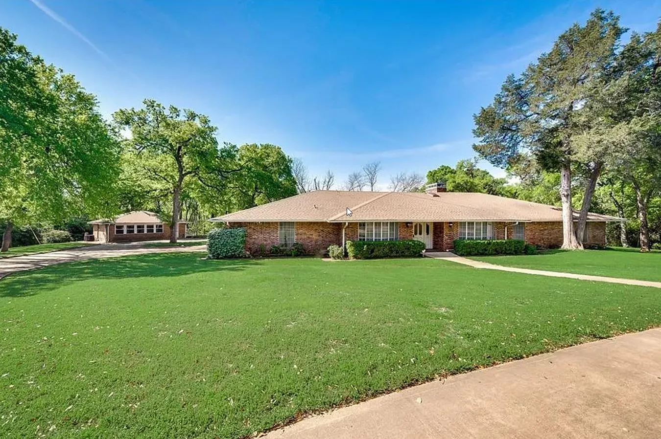 Single Family Residence For Sale in Dallas County , 722 E Wheatland, Duncanville, Texas 75116, 10 Bedroom, 6 Bathroom, 2 Garage spaces, 5,790 Sqft, built in 1970, mls#21299975, Real Estate Agent in Duncanville, Homes For Sale in Dallas county, Homes For Sale in Duncanville, Realtor in Duncanville Texas, Real Estate Brokerage Independent Realty Texas, Luminita Cordes Realtor