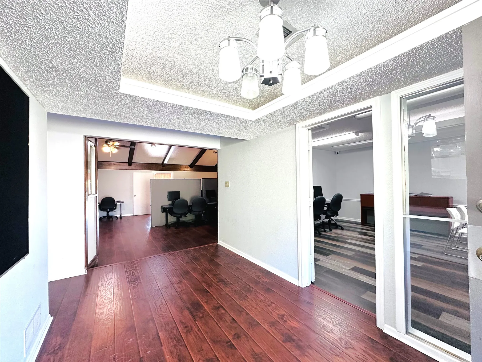 Single Family Residence For Sale in Dallas County , 722 E Wheatland, Duncanville, Texas 75116, 10 Bedroom, 6 Bathroom, 2 Garage spaces, 5,790 Sqft, built in 1970, mls#21299975, Real Estate Agent in Duncanville, Homes For Sale in Dallas county, Homes For Sale in Duncanville, Realtor in Duncanville Texas, Real Estate Brokerage Independent Realty Texas, Luminita Cordes Realtor