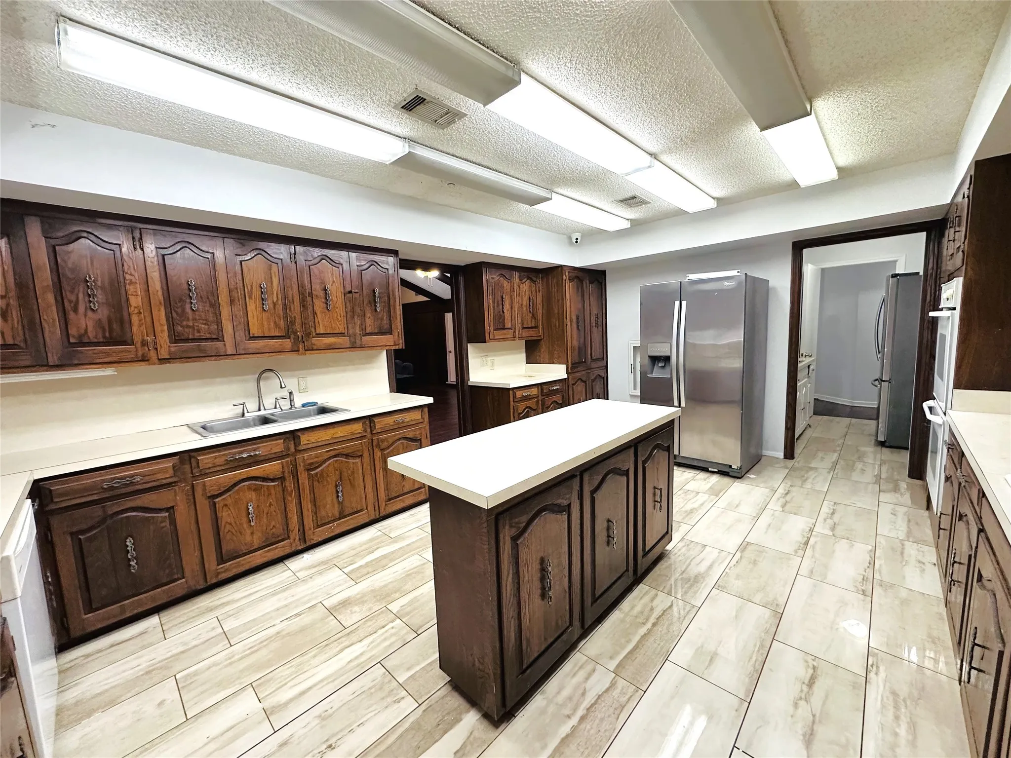 Single Family Residence For Sale in Dallas County , 722 E Wheatland, Duncanville, Texas 75116, 10 Bedroom, 6 Bathroom, 2 Garage spaces, 5,790 Sqft, built in 1970, mls#21299975, Real Estate Agent in Duncanville, Homes For Sale in Dallas county, Homes For Sale in Duncanville, Realtor in Duncanville Texas, Real Estate Brokerage Independent Realty Texas, Luminita Cordes Realtor