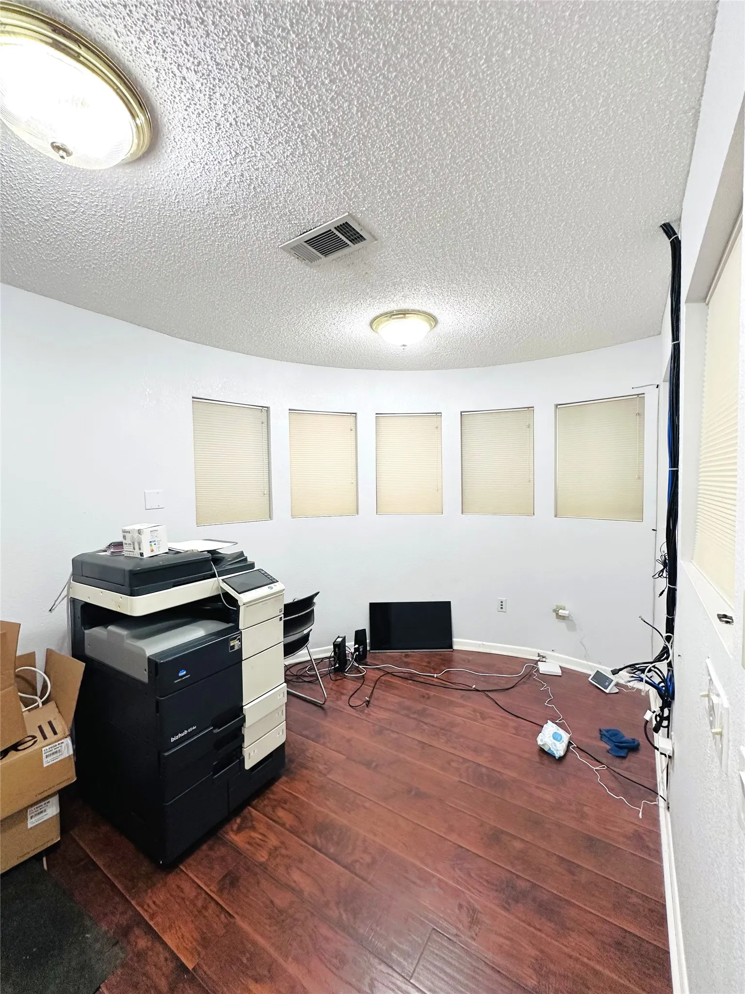 Single Family Residence For Sale in Dallas County , 722 E Wheatland, Duncanville, Texas 75116, 10 Bedroom, 6 Bathroom, 2 Garage spaces, 5,790 Sqft, built in 1970, mls#21299975, Real Estate Agent in Duncanville, Homes For Sale in Dallas county, Homes For Sale in Duncanville, Realtor in Duncanville Texas, Real Estate Brokerage Independent Realty Texas, Luminita Cordes Realtor