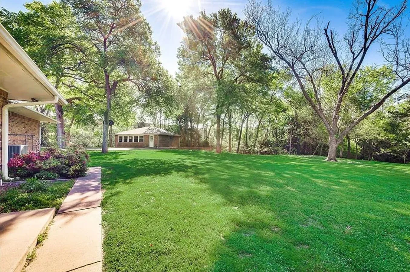Single Family Residence For Sale in Dallas County , 722 E Wheatland, Duncanville, Texas 75116, 10 Bedroom, 6 Bathroom, 2 Garage spaces, 5,790 Sqft, built in 1970, mls#21299975, Real Estate Agent in Duncanville, Homes For Sale in Dallas county, Homes For Sale in Duncanville, Realtor in Duncanville Texas, Real Estate Brokerage Independent Realty Texas, Luminita Cordes Realtor