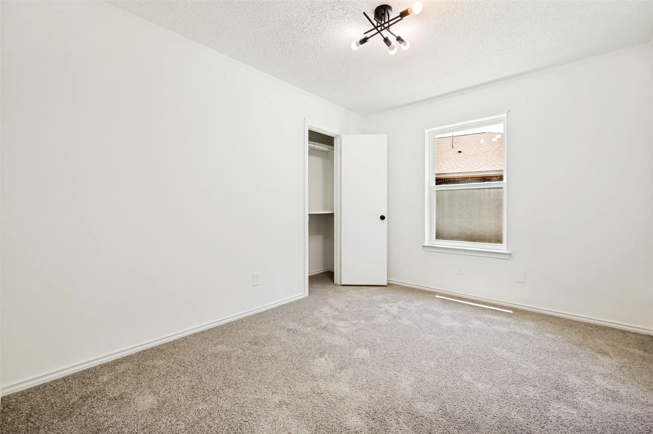 Single Family Residence For Sale in Dallas County , 1221 Hilburn Court, Irving, Texas 75060, 3 Bedroom, 2 Bathroom, 1 Garage spaces, 1,200 Sqft, built in 1987, mls#21301684, Real Estate Agent in Irving, Homes For Sale in Dallas county, Homes For Sale in Irving, Realtor in Irving Texas, Real Estate Brokerage Independent Realty Texas, Luminita Cordes Realtor