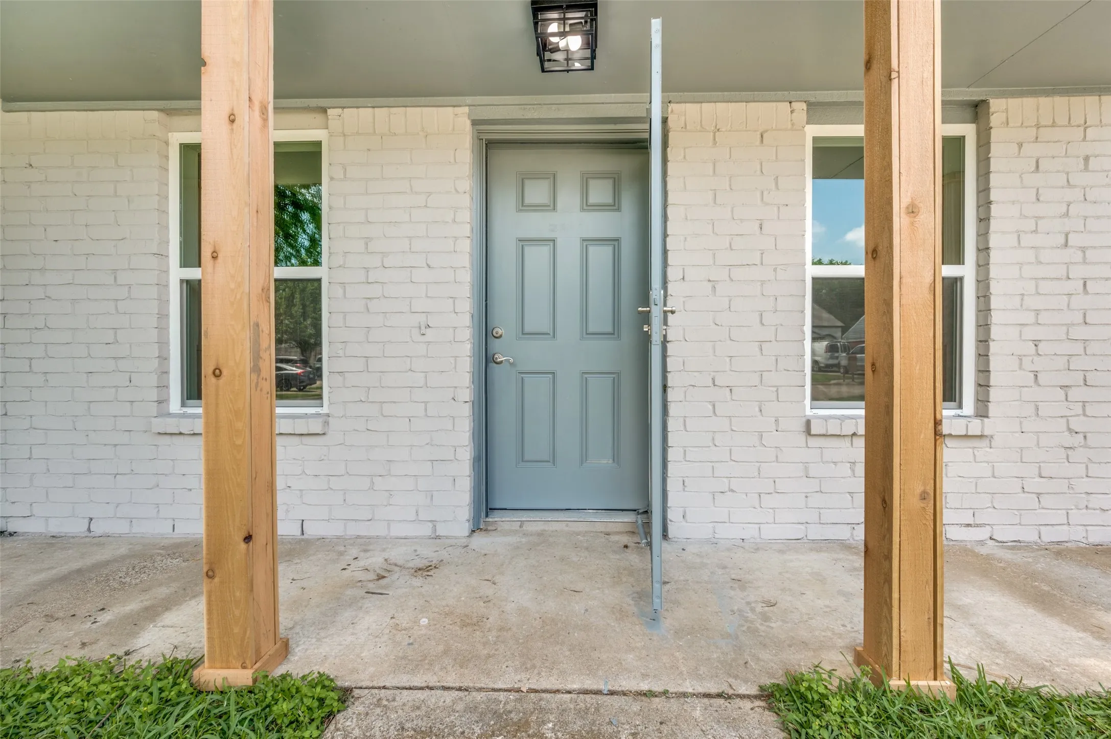 Single Family Residence For Sale in Dallas County , 1221 Hilburn Court, Irving, Texas 75060, 3 Bedroom, 2 Bathroom, 1 Garage spaces, 1,200 Sqft, built in 1987, mls#21301684, Real Estate Agent in Irving, Homes For Sale in Dallas county, Homes For Sale in Irving, Realtor in Irving Texas, Real Estate Brokerage Independent Realty Texas, Luminita Cordes Realtor