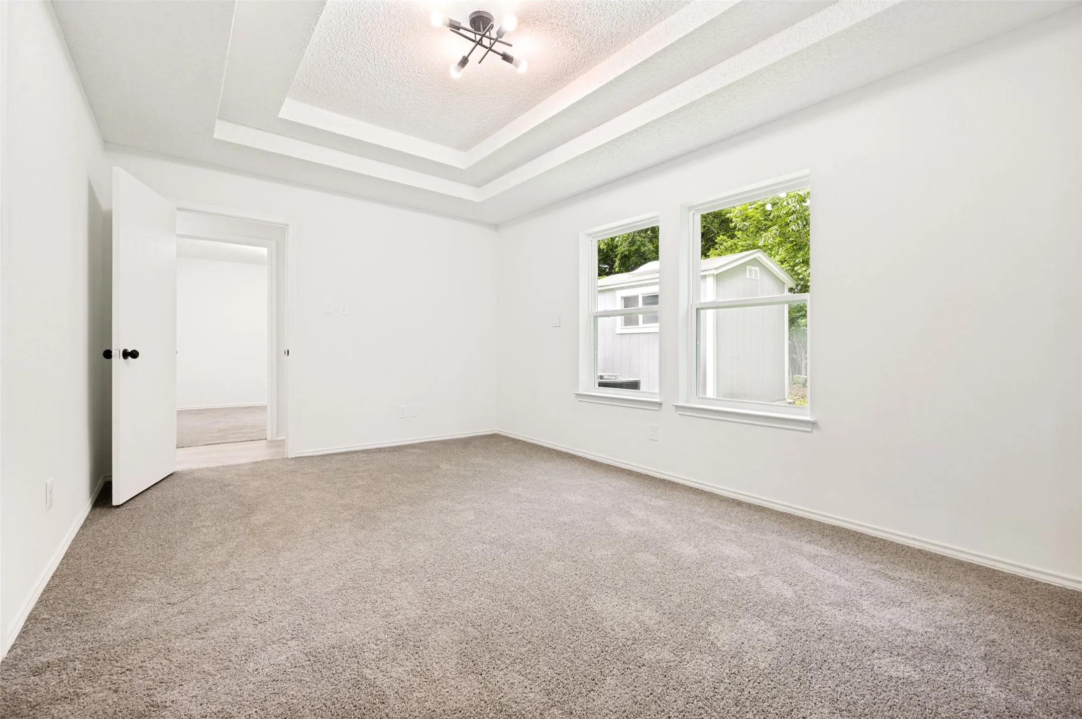 Single Family Residence For Sale in Dallas County , 1221 Hilburn Court, Irving, Texas 75060, 3 Bedroom, 2 Bathroom, 1 Garage spaces, 1,200 Sqft, built in 1987, mls#21301684, Real Estate Agent in Irving, Homes For Sale in Dallas county, Homes For Sale in Irving, Realtor in Irving Texas, Real Estate Brokerage Independent Realty Texas, Luminita Cordes Realtor