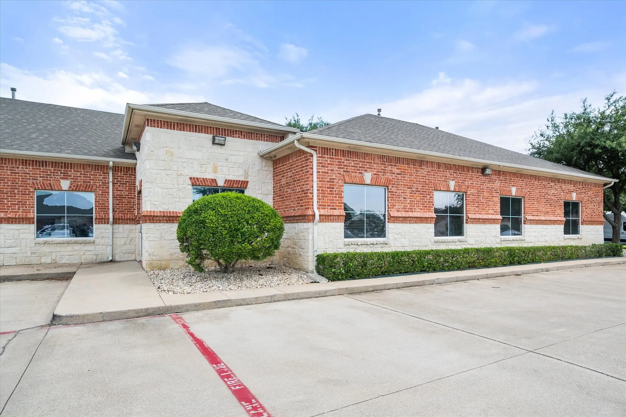 Office For Rent in Tarrant County , 309 Regency Parkway 107, Mansfield, Texas 76063, 0, 0, Garage spaces, 0 Sqft, built in 2006, Price $1,200, mls#21287256, Real Estate Agent in Mansfield, Homes For Rent in Tarrant county, Homes For Rent in Mansfield, Realtor in Mansfield Texas, Real Estate Brokerage Independent Realty Texas, Luminita Cordes Realtor