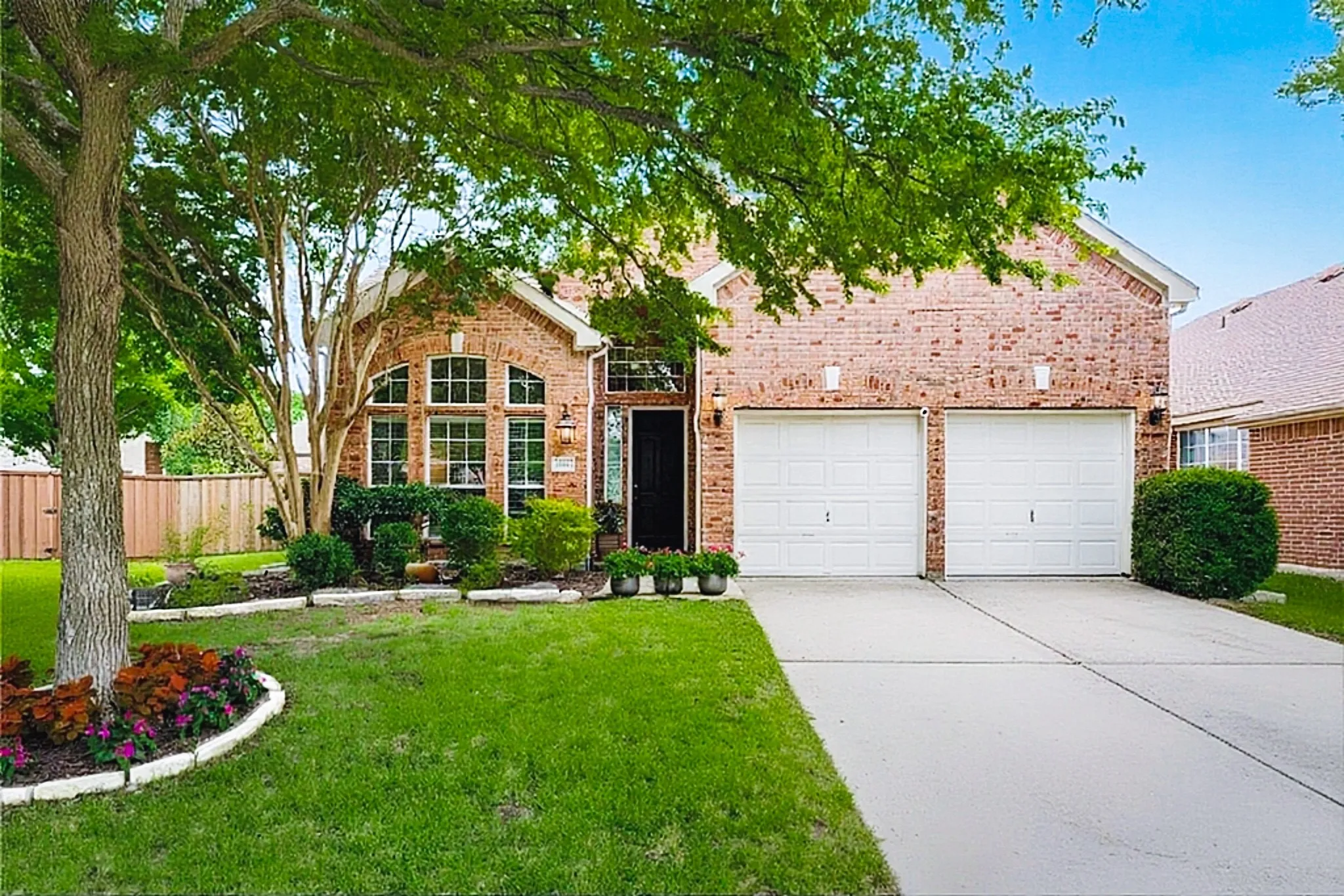 Single Family Residence For Sale in Collin County , 5501 Amber Way, Mc Kinney, Texas 75072, 4 Bedroom, 4 Bathroom, 2 Garage spaces, 2,329 Sqft, built in 2002, mls#21301039, Real Estate Agent in Mc Kinney, Homes For Sale in Collin county, Homes For Sale in Mc Kinney, Realtor in Mc Kinney Texas, Real Estate Brokerage Independent Realty Texas, Luminita Cordes Realtor