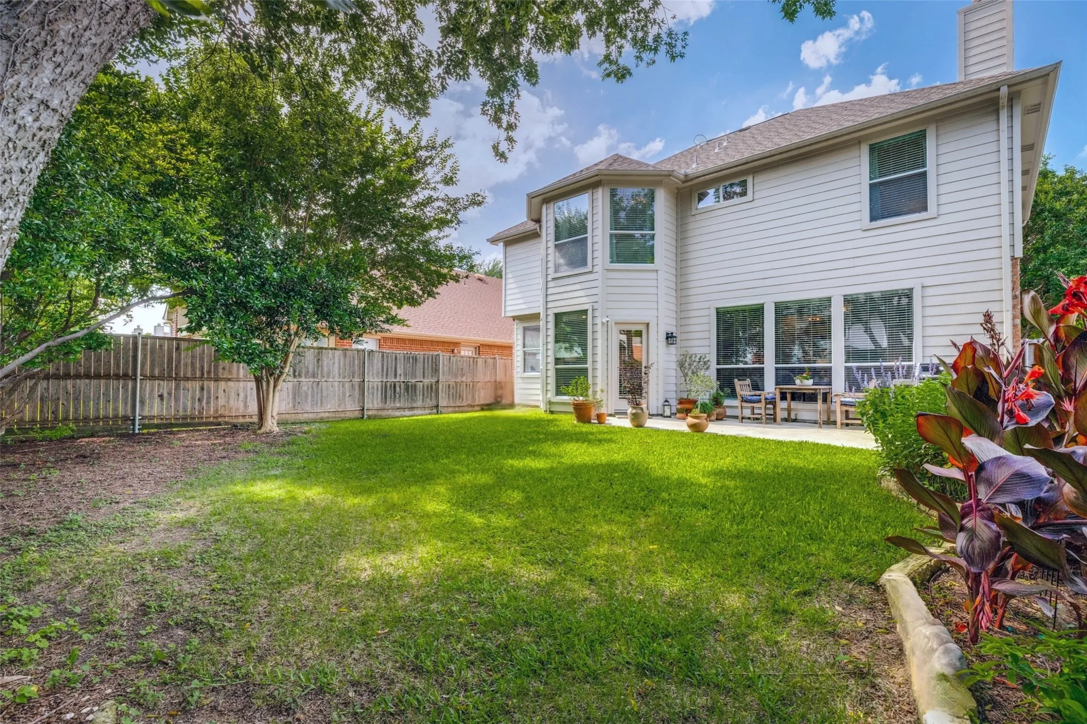Single Family Residence For Sale in Collin County , 5501 Amber Way, Mc Kinney, Texas 75072, 4 Bedroom, 4 Bathroom, 2 Garage spaces, 2,329 Sqft, built in 2002, mls#21301039, Real Estate Agent in Mc Kinney, Homes For Sale in Collin county, Homes For Sale in Mc Kinney, Realtor in Mc Kinney Texas, Real Estate Brokerage Independent Realty Texas, Luminita Cordes Realtor