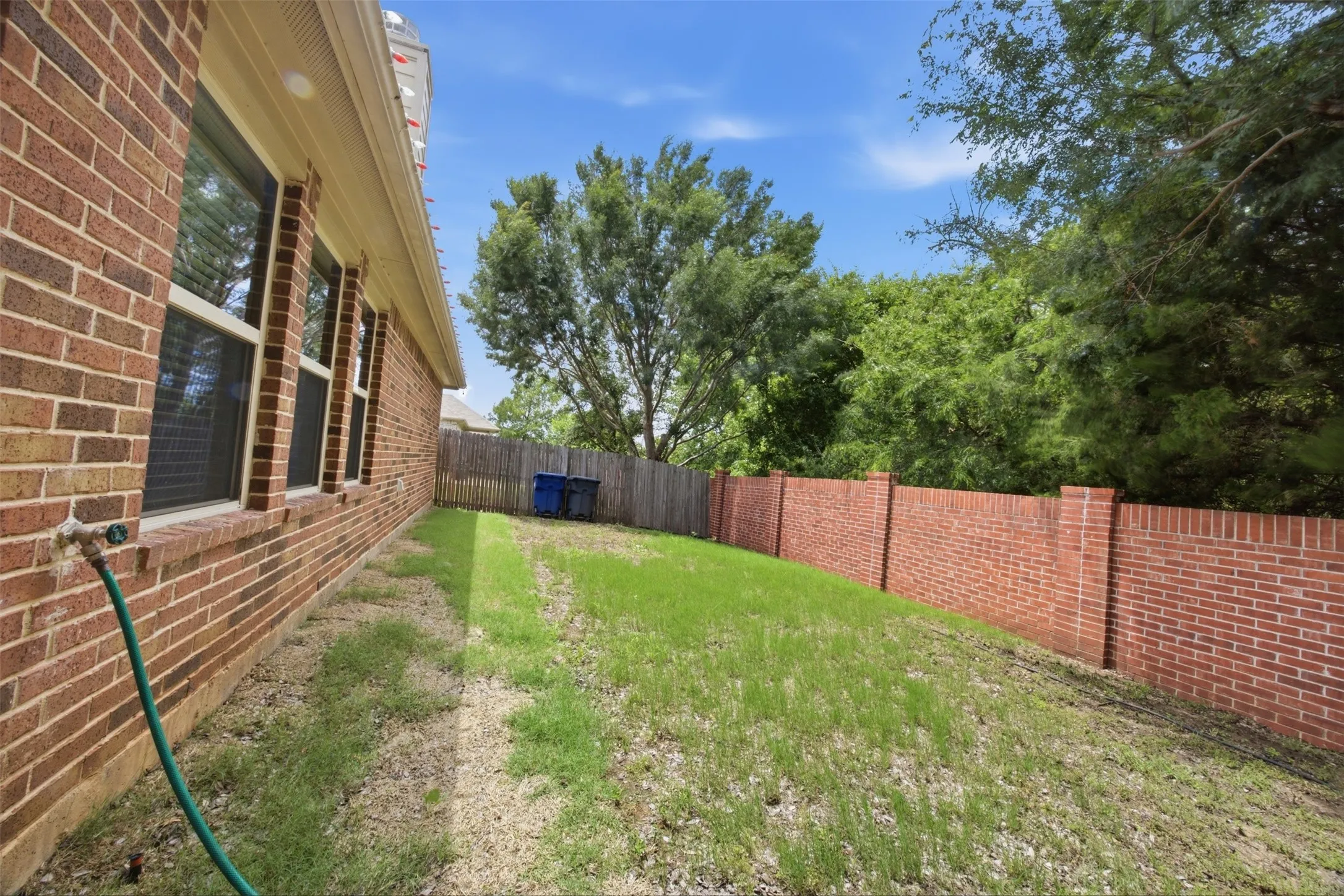 Single Family Residence For Sale in Collin County , 11800 Hamptonbrook Drive, Mc Kinney, Texas 75071, 4 Bedroom, 2 Bathroom, 2 Garage spaces, 2,000 Sqft, built in 2013, mls#21301851, Real Estate Agent in Mc Kinney, Homes For Sale in Collin county, Homes For Sale in Mc Kinney, Realtor in Mc Kinney Texas, Real Estate Brokerage Independent Realty Texas, Luminita Cordes Realtor