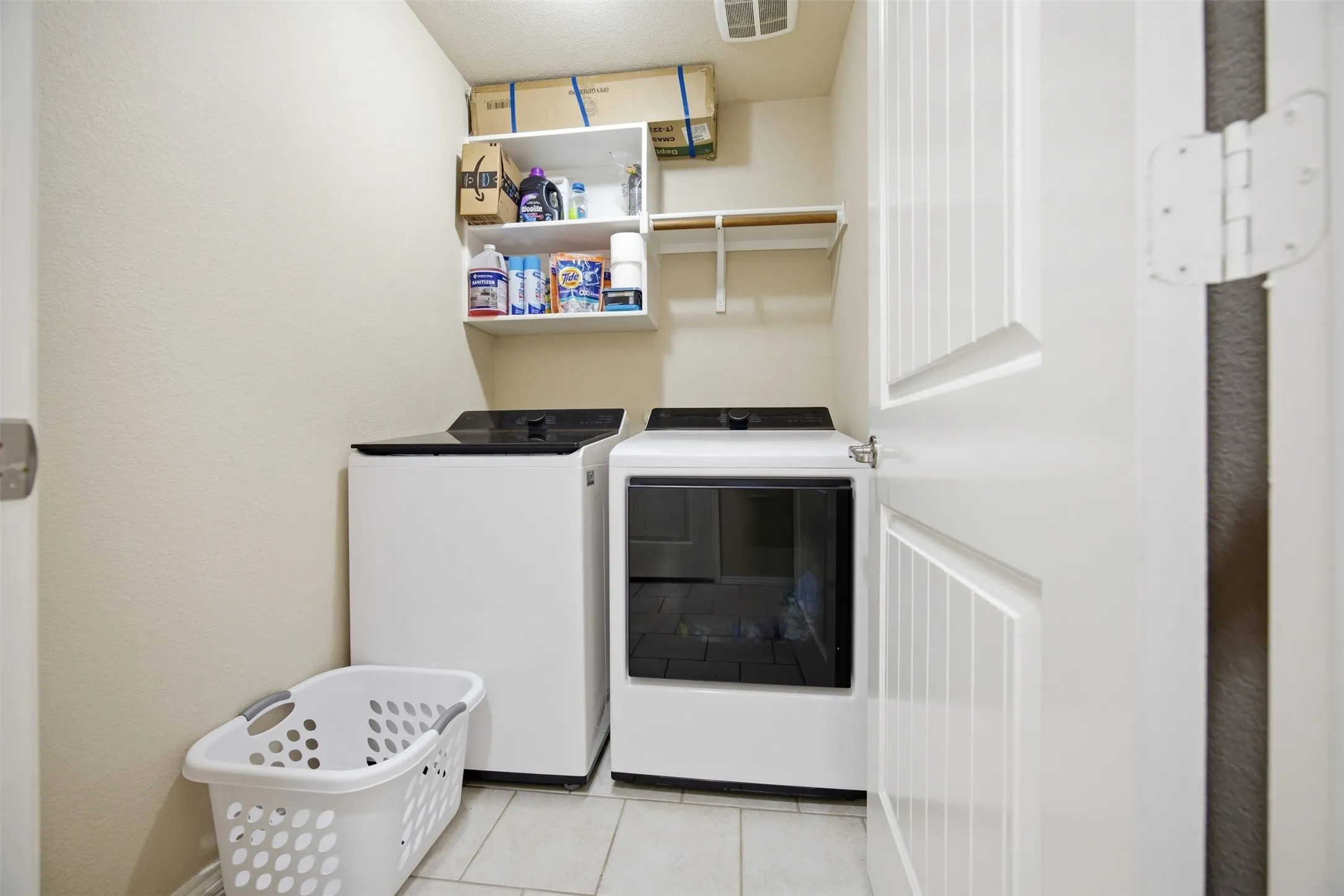 Single Family Residence For Sale in Collin County , 11800 Hamptonbrook Drive, Mc Kinney, Texas 75071, 4 Bedroom, 2 Bathroom, 2 Garage spaces, 2,000 Sqft, built in 2013, mls#21301851, Real Estate Agent in Mc Kinney, Homes For Sale in Collin county, Homes For Sale in Mc Kinney, Realtor in Mc Kinney Texas, Real Estate Brokerage Independent Realty Texas, Luminita Cordes Realtor