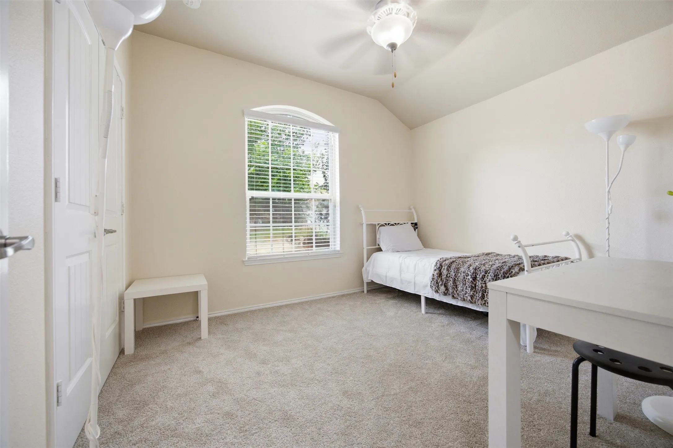 Single Family Residence For Sale in Collin County , 11800 Hamptonbrook Drive, Mc Kinney, Texas 75071, 4 Bedroom, 2 Bathroom, 2 Garage spaces, 2,000 Sqft, built in 2013, mls#21301851, Real Estate Agent in Mc Kinney, Homes For Sale in Collin county, Homes For Sale in Mc Kinney, Realtor in Mc Kinney Texas, Real Estate Brokerage Independent Realty Texas, Luminita Cordes Realtor