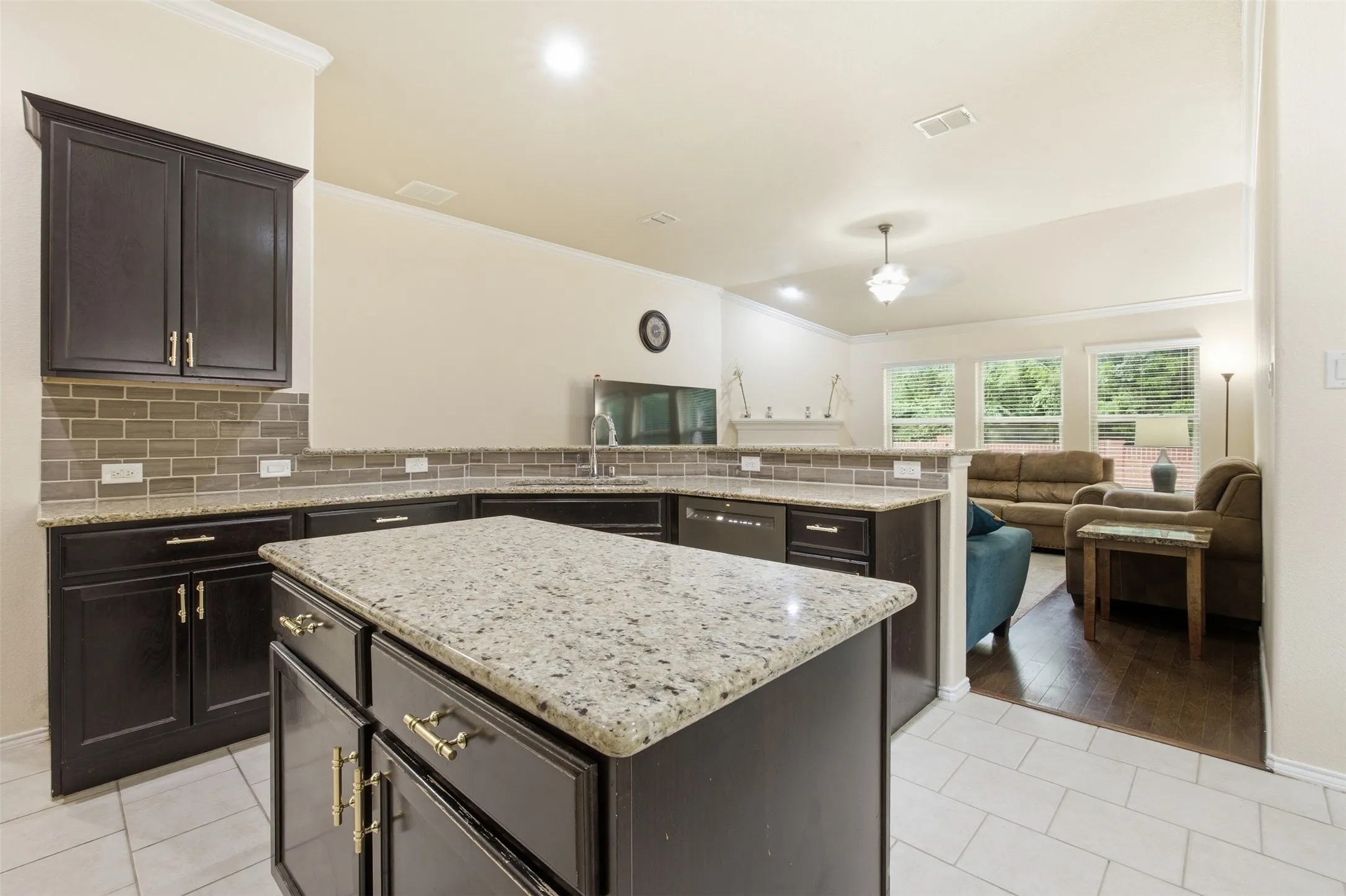 Single Family Residence For Sale in Collin County , 11800 Hamptonbrook Drive, Mc Kinney, Texas 75071, 4 Bedroom, 2 Bathroom, 2 Garage spaces, 2,000 Sqft, built in 2013, mls#21301851, Real Estate Agent in Mc Kinney, Homes For Sale in Collin county, Homes For Sale in Mc Kinney, Realtor in Mc Kinney Texas, Real Estate Brokerage Independent Realty Texas, Luminita Cordes Realtor