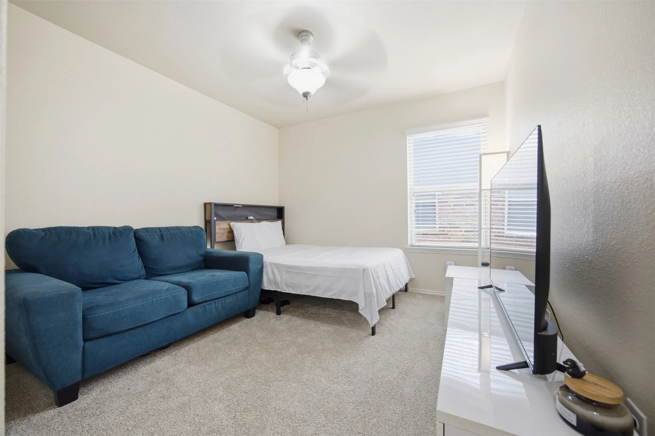 Single Family Residence For Sale in Collin County , 11800 Hamptonbrook Drive, Mc Kinney, Texas 75071, 4 Bedroom, 2 Bathroom, 2 Garage spaces, 2,000 Sqft, built in 2013, mls#21301851, Real Estate Agent in Mc Kinney, Homes For Sale in Collin county, Homes For Sale in Mc Kinney, Realtor in Mc Kinney Texas, Real Estate Brokerage Independent Realty Texas, Luminita Cordes Realtor