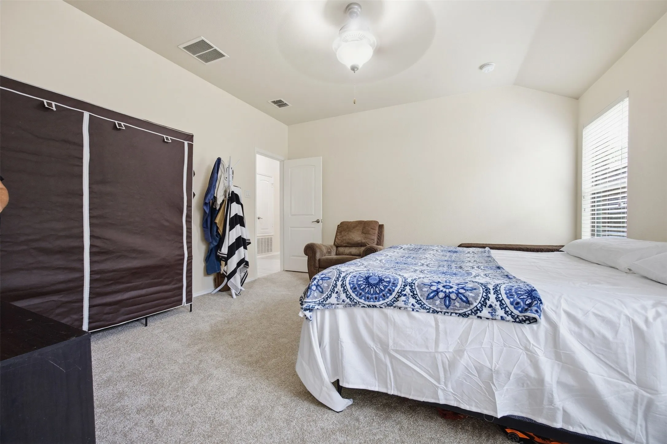 Single Family Residence For Sale in Collin County , 11800 Hamptonbrook Drive, Mc Kinney, Texas 75071, 4 Bedroom, 2 Bathroom, 2 Garage spaces, 2,000 Sqft, built in 2013, mls#21301851, Real Estate Agent in Mc Kinney, Homes For Sale in Collin county, Homes For Sale in Mc Kinney, Realtor in Mc Kinney Texas, Real Estate Brokerage Independent Realty Texas, Luminita Cordes Realtor