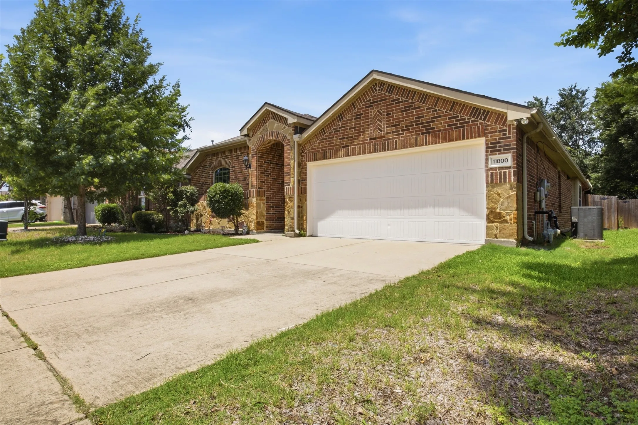 Single Family Residence For Sale in Collin County , 11800 Hamptonbrook Drive, Mc Kinney, Texas 75071, 4 Bedroom, 2 Bathroom, 2 Garage spaces, 2,000 Sqft, built in 2013, mls#21301851, Real Estate Agent in Mc Kinney, Homes For Sale in Collin county, Homes For Sale in Mc Kinney, Realtor in Mc Kinney Texas, Real Estate Brokerage Independent Realty Texas, Luminita Cordes Realtor