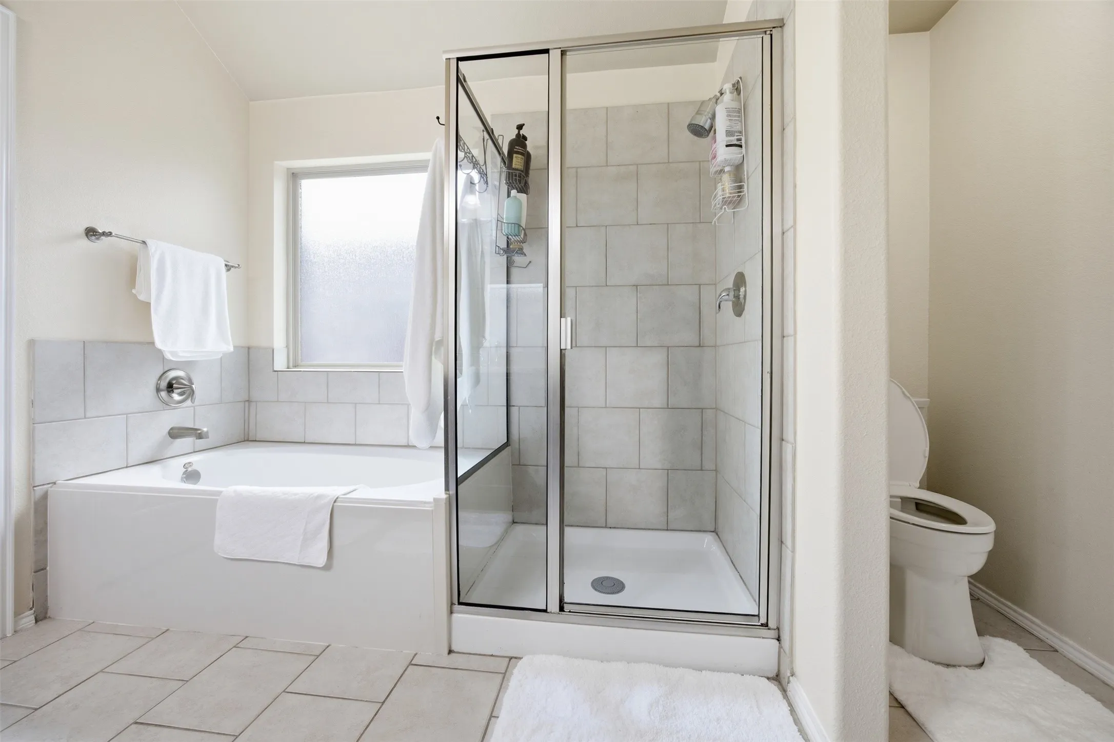 Single Family Residence For Sale in Collin County , 11800 Hamptonbrook Drive, Mc Kinney, Texas 75071, 4 Bedroom, 2 Bathroom, 2 Garage spaces, 2,000 Sqft, built in 2013, mls#21301851, Real Estate Agent in Mc Kinney, Homes For Sale in Collin county, Homes For Sale in Mc Kinney, Realtor in Mc Kinney Texas, Real Estate Brokerage Independent Realty Texas, Luminita Cordes Realtor