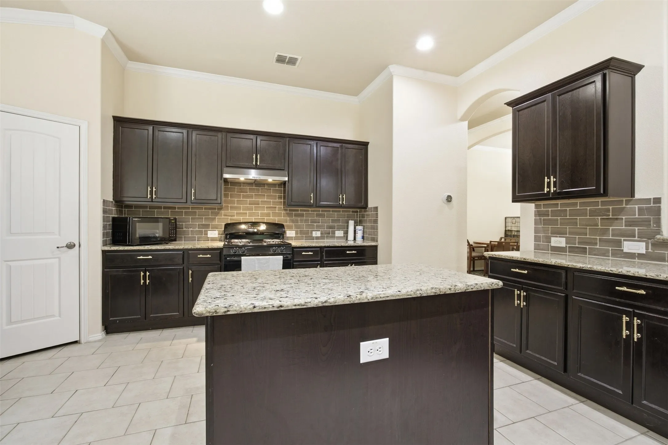 Single Family Residence For Sale in Collin County , 11800 Hamptonbrook Drive, Mc Kinney, Texas 75071, 4 Bedroom, 2 Bathroom, 2 Garage spaces, 2,000 Sqft, built in 2013, mls#21301851, Real Estate Agent in Mc Kinney, Homes For Sale in Collin county, Homes For Sale in Mc Kinney, Realtor in Mc Kinney Texas, Real Estate Brokerage Independent Realty Texas, Luminita Cordes Realtor
