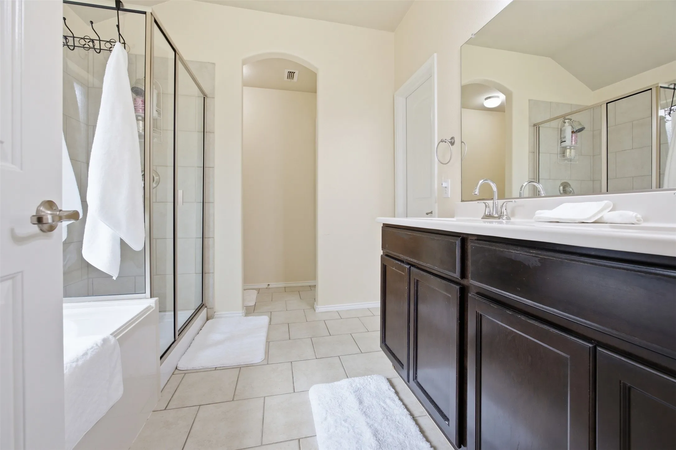 Single Family Residence For Sale in Collin County , 11800 Hamptonbrook Drive, Mc Kinney, Texas 75071, 4 Bedroom, 2 Bathroom, 2 Garage spaces, 2,000 Sqft, built in 2013, mls#21301851, Real Estate Agent in Mc Kinney, Homes For Sale in Collin county, Homes For Sale in Mc Kinney, Realtor in Mc Kinney Texas, Real Estate Brokerage Independent Realty Texas, Luminita Cordes Realtor