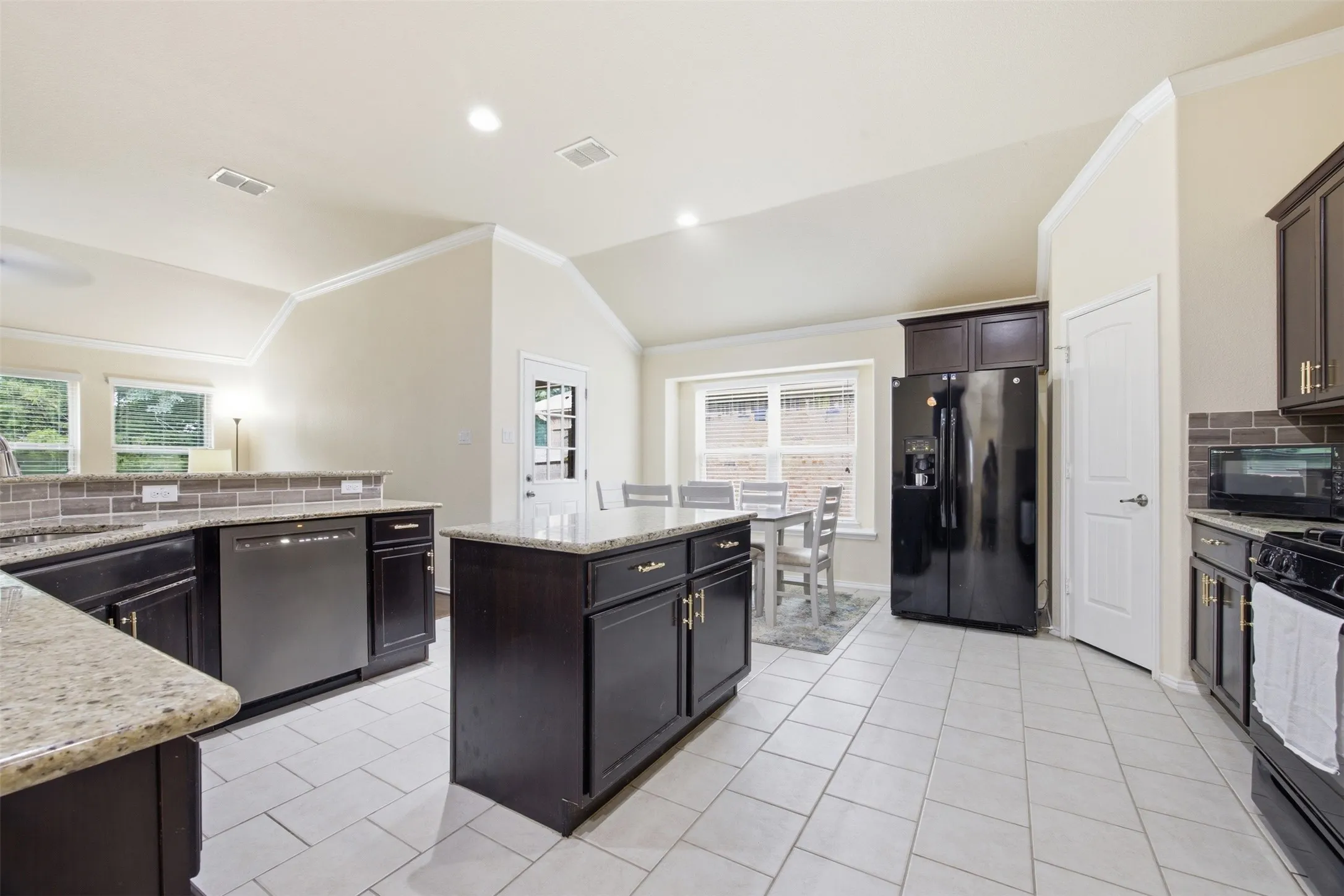 Single Family Residence For Sale in Collin County , 11800 Hamptonbrook Drive, Mc Kinney, Texas 75071, 4 Bedroom, 2 Bathroom, 2 Garage spaces, 2,000 Sqft, built in 2013, mls#21301851, Real Estate Agent in Mc Kinney, Homes For Sale in Collin county, Homes For Sale in Mc Kinney, Realtor in Mc Kinney Texas, Real Estate Brokerage Independent Realty Texas, Luminita Cordes Realtor