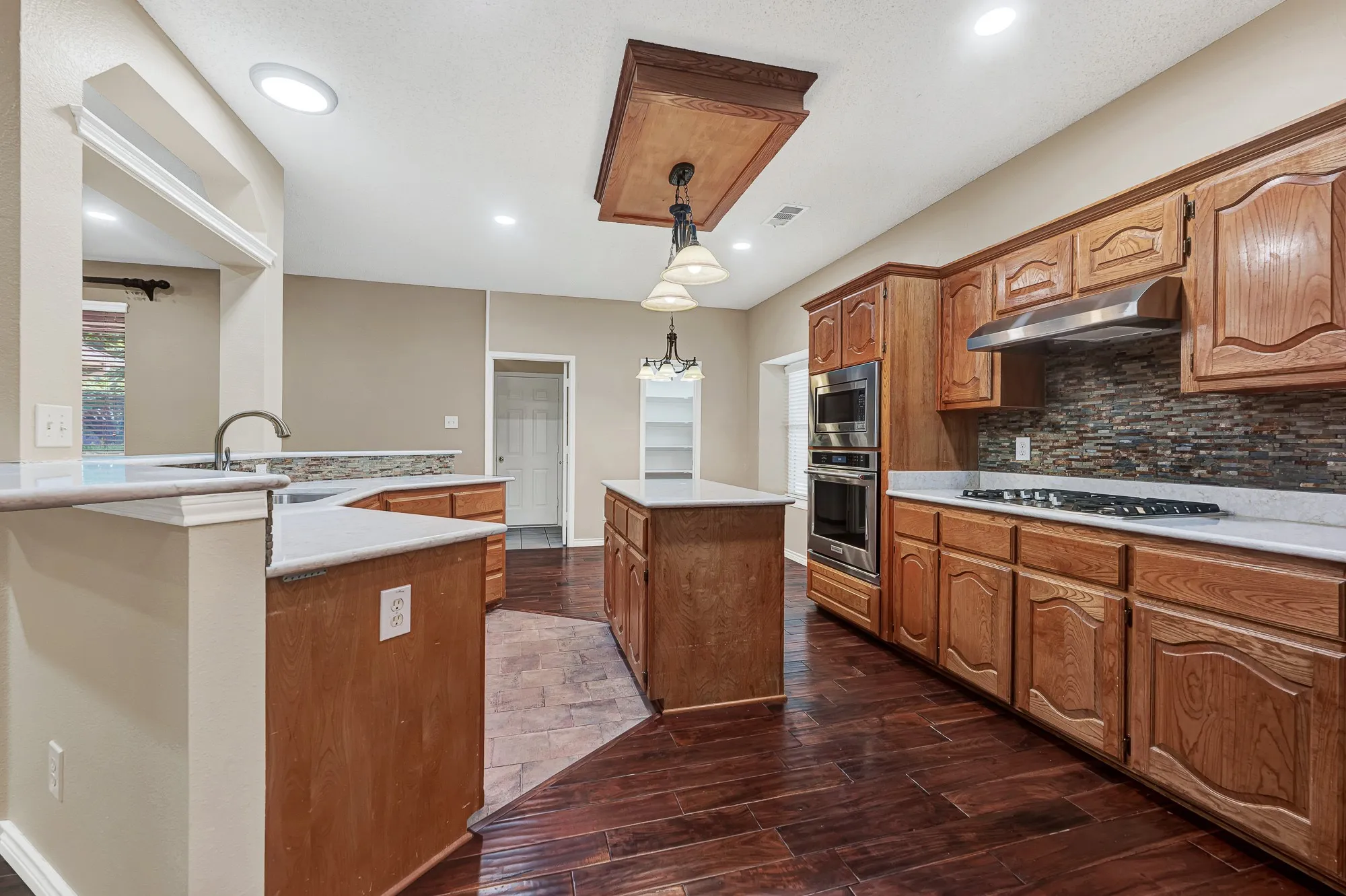 Single Family Residence For Sale in Collin County , 706 Green Apple Drive, Garland, Texas 75044, 4 Bedroom, 3 Bathroom, 2 Garage spaces, 2,837 Sqft, built in 2000, mls#21300518, Real Estate Agent in Garland, Homes For Sale in Collin county, Homes For Sale in Garland, Realtor in Garland Texas, Real Estate Brokerage Independent Realty Texas, Luminita Cordes Realtor