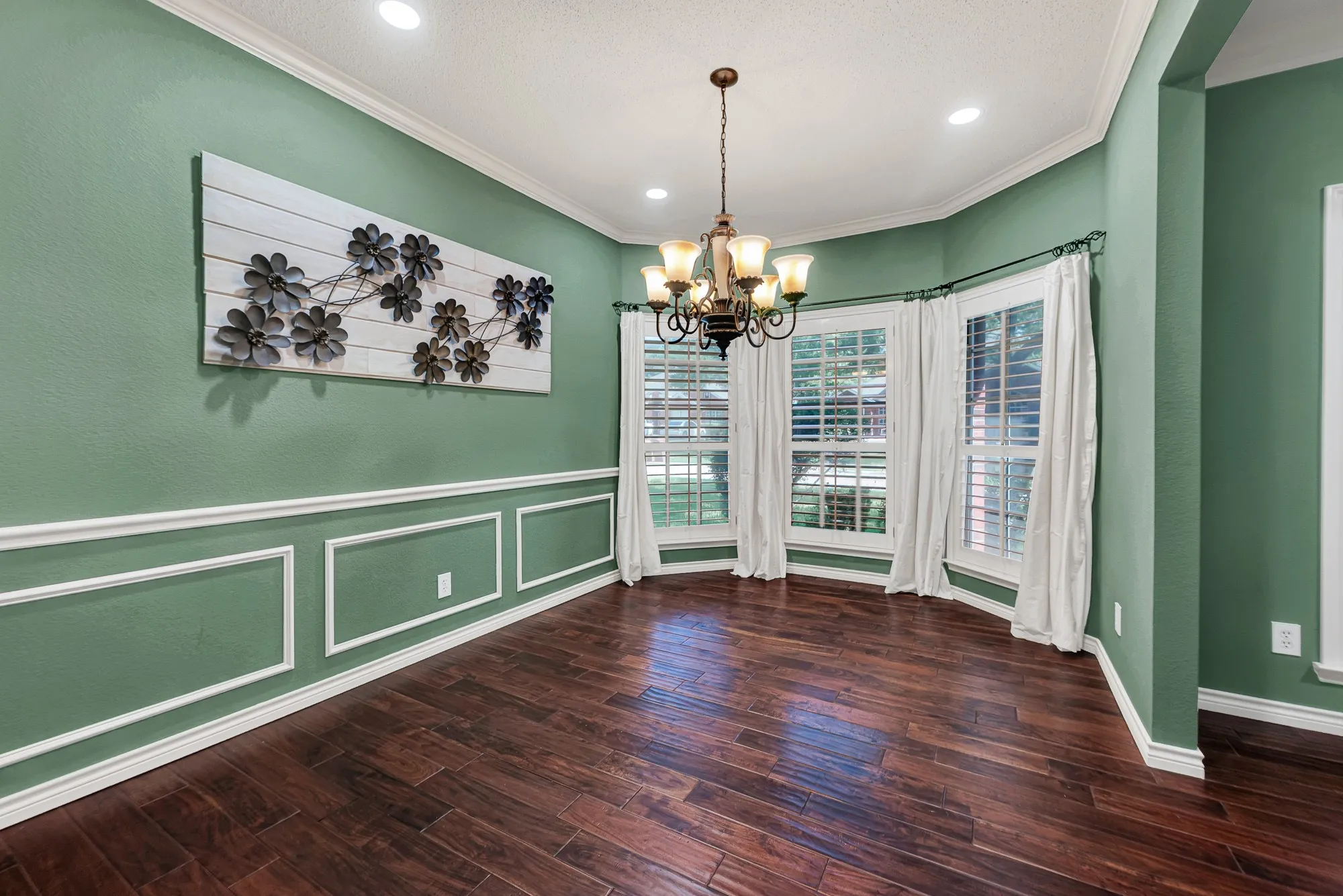 PLantaion shutters makes this room elegant!