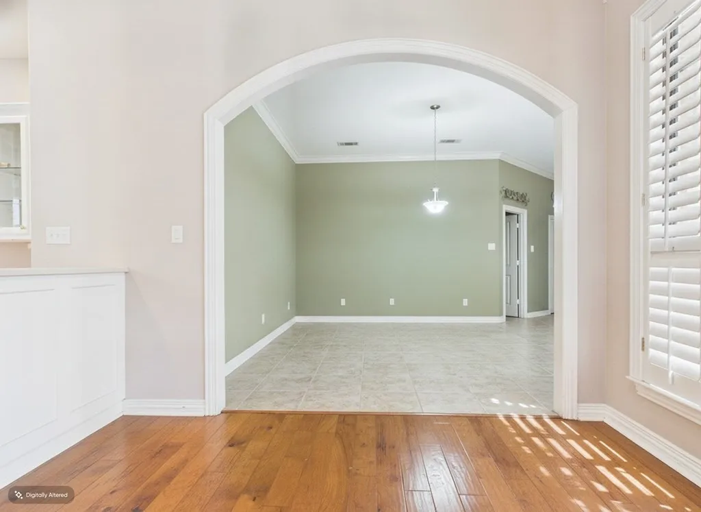 Single Family Residence For Sale in Henderson County , 706 Park Place Drive, Athens, Texas 75751, 3 Bedroom, 3 Bathroom, 2 Garage spaces, 2,266 Sqft, built in 2001, Price $439,000, mls#21301027, Real Estate Agent in Athens, Homes For Sale in Henderson county, Homes For Sale in Athens, Realtor in Athens Texas, Real Estate Brokerage Independent Realty Texas, Luminita Cordes Realtor
