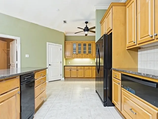 Single Family Residence For Sale in Henderson County , 706 Park Place Drive, Athens, Texas 75751, 3 Bedroom, 3 Bathroom, 2 Garage spaces, 2,266 Sqft, built in 2001, Price $439,000, mls#21301027, Real Estate Agent in Athens, Homes For Sale in Henderson county, Homes For Sale in Athens, Realtor in Athens Texas, Real Estate Brokerage Independent Realty Texas, Luminita Cordes Realtor