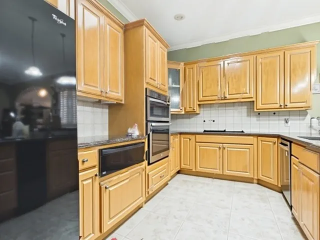 Single Family Residence For Sale in Henderson County , 706 Park Place Drive, Athens, Texas 75751, 3 Bedroom, 3 Bathroom, 2 Garage spaces, 2,266 Sqft, built in 2001, Price $439,000, mls#21301027, Real Estate Agent in Athens, Homes For Sale in Henderson county, Homes For Sale in Athens, Realtor in Athens Texas, Real Estate Brokerage Independent Realty Texas, Luminita Cordes Realtor