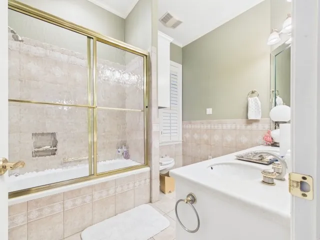 Single Family Residence For Sale in Henderson County , 706 Park Place Drive, Athens, Texas 75751, 3 Bedroom, 3 Bathroom, 2 Garage spaces, 2,266 Sqft, built in 2001, Price $439,000, mls#21301027, Real Estate Agent in Athens, Homes For Sale in Henderson county, Homes For Sale in Athens, Realtor in Athens Texas, Real Estate Brokerage Independent Realty Texas, Luminita Cordes Realtor