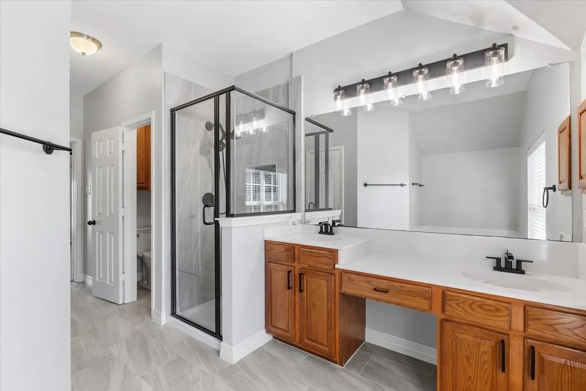 Single Family Residence For Sale in Denton County , 1121 London Drive, Frisco, Texas 75036, 5 Bedroom, 3 Bathroom, 2 Garage spaces, 3,177 Sqft, built in 2001, mls#21298184, Real Estate Agent in Frisco, Homes For Sale in Denton county, Homes For Sale in Frisco, Realtor in Frisco Texas, Real Estate Brokerage Independent Realty Texas, Luminita Cordes Realtor