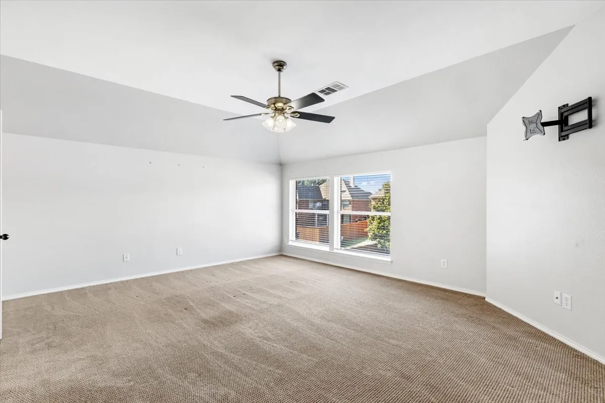 Single Family Residence For Sale in Denton County , 1121 London Drive, Frisco, Texas 75036, 5 Bedroom, 3 Bathroom, 2 Garage spaces, 3,177 Sqft, built in 2001, mls#21298184, Real Estate Agent in Frisco, Homes For Sale in Denton county, Homes For Sale in Frisco, Realtor in Frisco Texas, Real Estate Brokerage Independent Realty Texas, Luminita Cordes Realtor