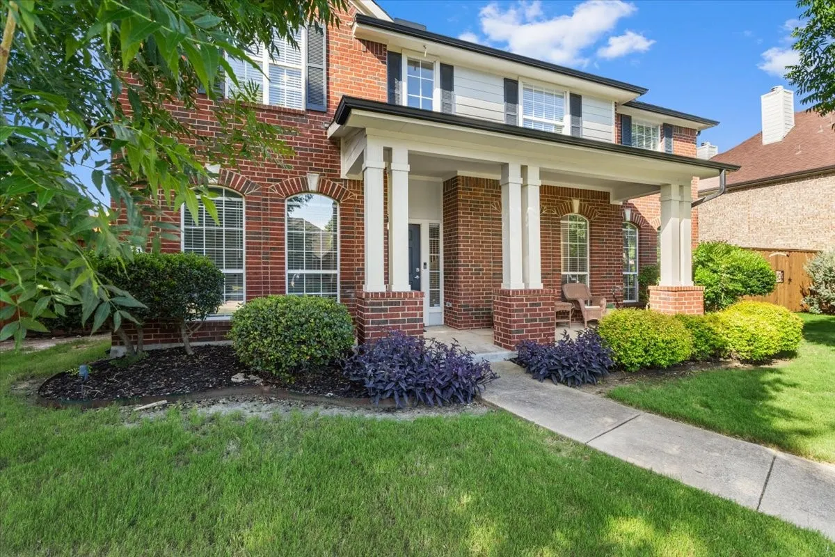 Single Family Residence For Sale in Denton County , 1121 London Drive, Frisco, Texas 75036, 5 Bedroom, 3 Bathroom, 2 Garage spaces, 3,177 Sqft, built in 2001, mls#21298184, Real Estate Agent in Frisco, Homes For Sale in Denton county, Homes For Sale in Frisco, Realtor in Frisco Texas, Real Estate Brokerage Independent Realty Texas, Luminita Cordes Realtor