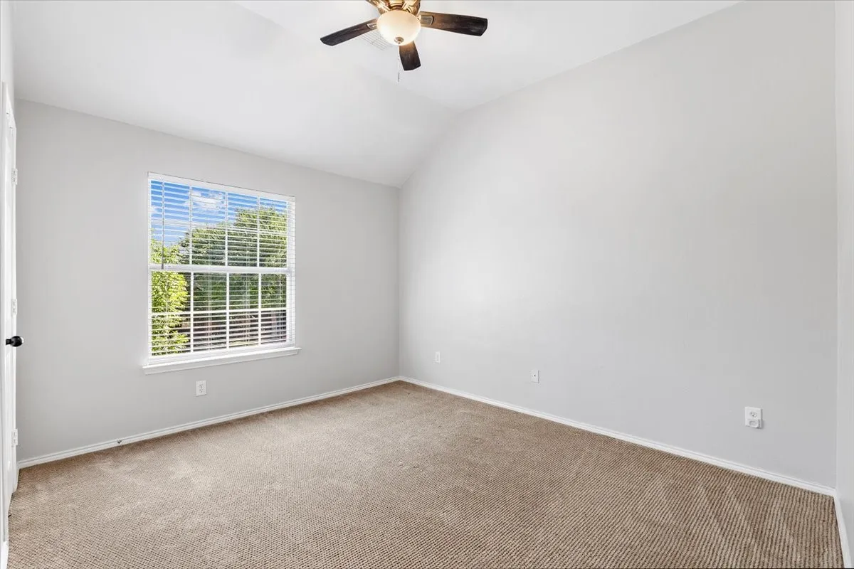 Single Family Residence For Sale in Denton County , 1121 London Drive, Frisco, Texas 75036, 5 Bedroom, 3 Bathroom, 2 Garage spaces, 3,177 Sqft, built in 2001, mls#21298184, Real Estate Agent in Frisco, Homes For Sale in Denton county, Homes For Sale in Frisco, Realtor in Frisco Texas, Real Estate Brokerage Independent Realty Texas, Luminita Cordes Realtor