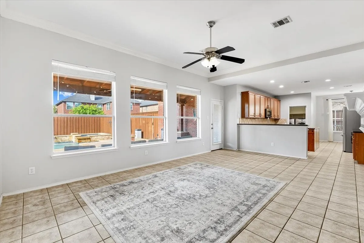Single Family Residence For Sale in Denton County , 1121 London Drive, Frisco, Texas 75036, 5 Bedroom, 3 Bathroom, 2 Garage spaces, 3,177 Sqft, built in 2001, mls#21298184, Real Estate Agent in Frisco, Homes For Sale in Denton county, Homes For Sale in Frisco, Realtor in Frisco Texas, Real Estate Brokerage Independent Realty Texas, Luminita Cordes Realtor