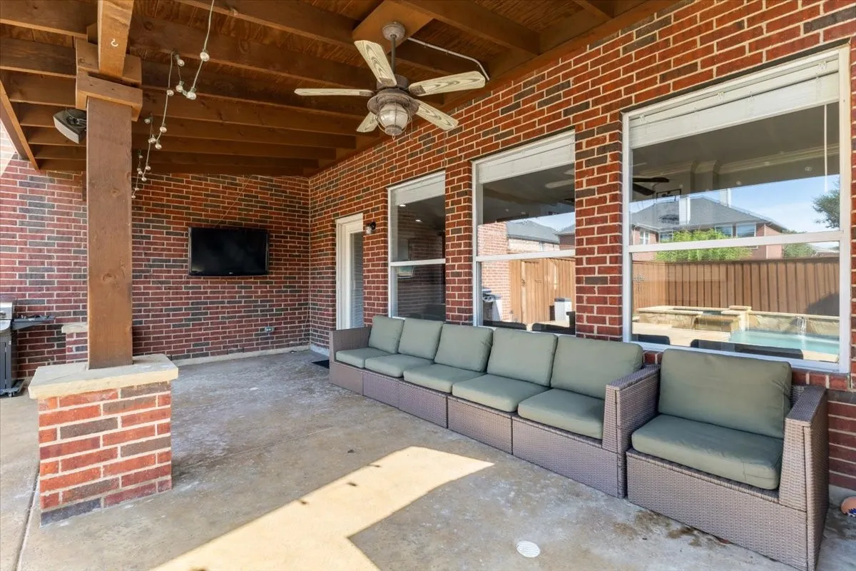 Single Family Residence For Sale in Denton County , 1121 London Drive, Frisco, Texas 75036, 5 Bedroom, 3 Bathroom, 2 Garage spaces, 3,177 Sqft, built in 2001, mls#21298184, Real Estate Agent in Frisco, Homes For Sale in Denton county, Homes For Sale in Frisco, Realtor in Frisco Texas, Real Estate Brokerage Independent Realty Texas, Luminita Cordes Realtor
