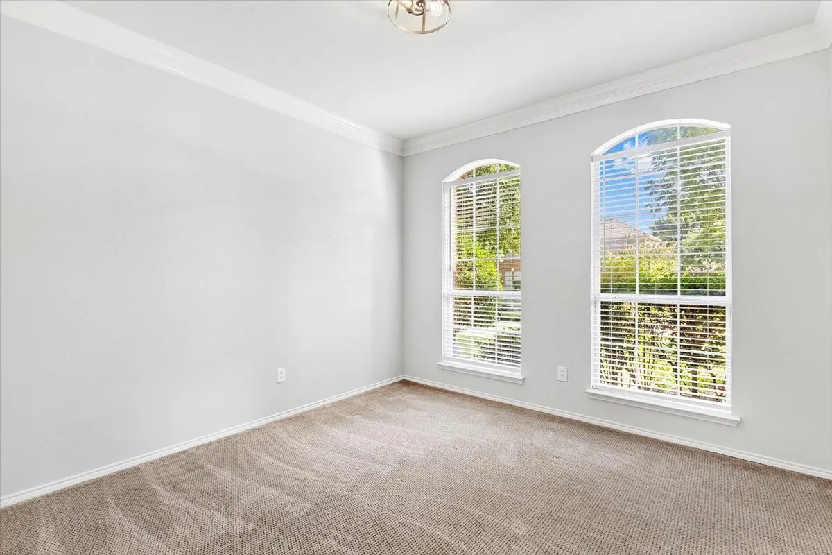 Single Family Residence For Sale in Denton County , 1121 London Drive, Frisco, Texas 75036, 5 Bedroom, 3 Bathroom, 2 Garage spaces, 3,177 Sqft, built in 2001, mls#21298184, Real Estate Agent in Frisco, Homes For Sale in Denton county, Homes For Sale in Frisco, Realtor in Frisco Texas, Real Estate Brokerage Independent Realty Texas, Luminita Cordes Realtor