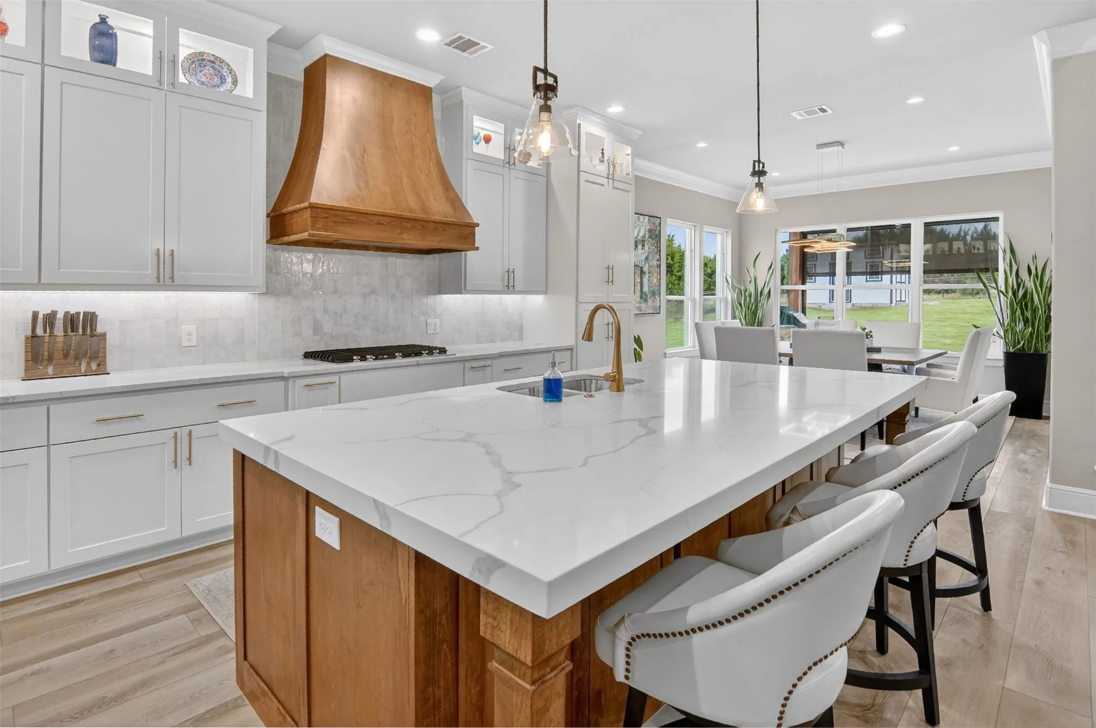 Single Family Residence For Sale in Hood County , 257 Martin Drive, Granbury, Texas 76049, 5 Bedroom, 5 Bathroom, 2 Garage spaces, 3,169 Sqft, built in 2022, mls#21296560, Real Estate Agent in Granbury, Homes For Sale in Hood county, Homes For Sale in Granbury, Realtor in Granbury Texas, Real Estate Brokerage Independent Realty Texas, Luminita Cordes Realtor