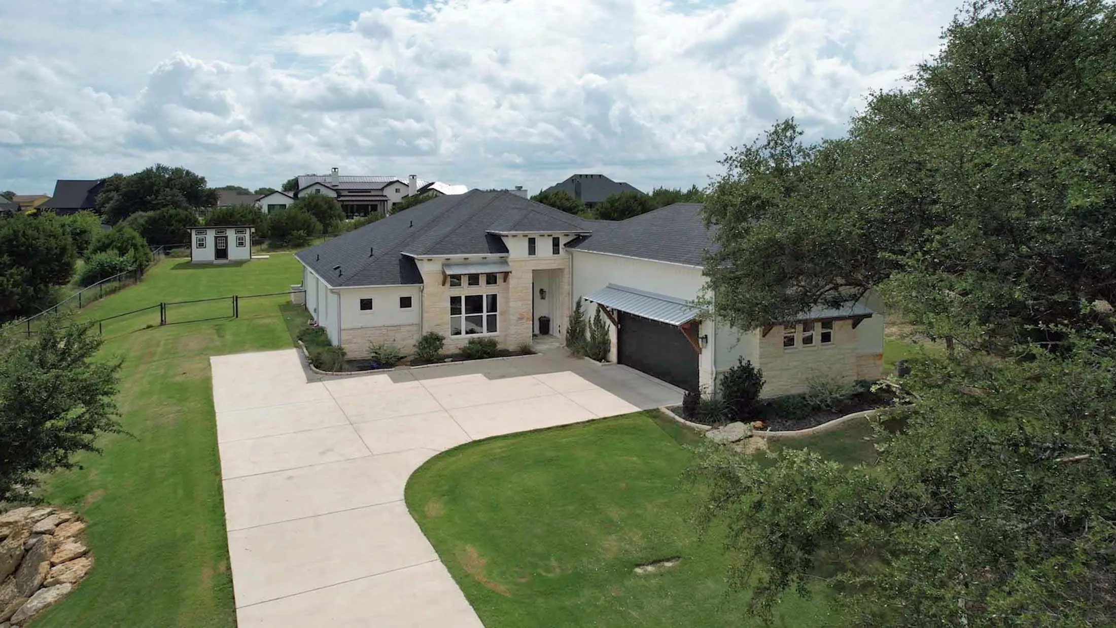 Single Family Residence For Sale in Hood County , 257 Martin Drive, Granbury, Texas 76049, 5 Bedroom, 5 Bathroom, 2 Garage spaces, 3,169 Sqft, built in 2022, mls#21296560, Real Estate Agent in Granbury, Homes For Sale in Hood county, Homes For Sale in Granbury, Realtor in Granbury Texas, Real Estate Brokerage Independent Realty Texas, Luminita Cordes Realtor