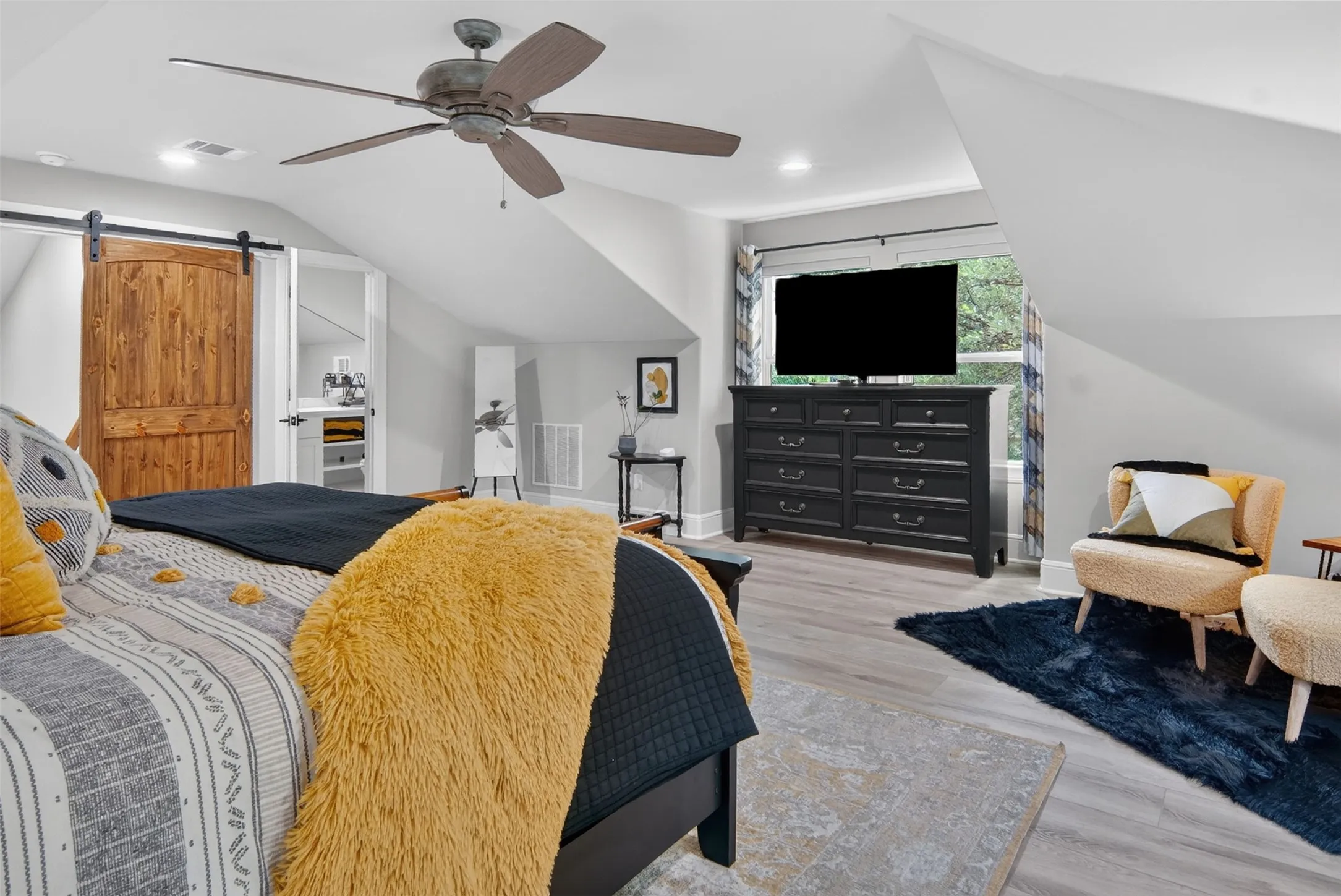 Upstairs Bedroom 5