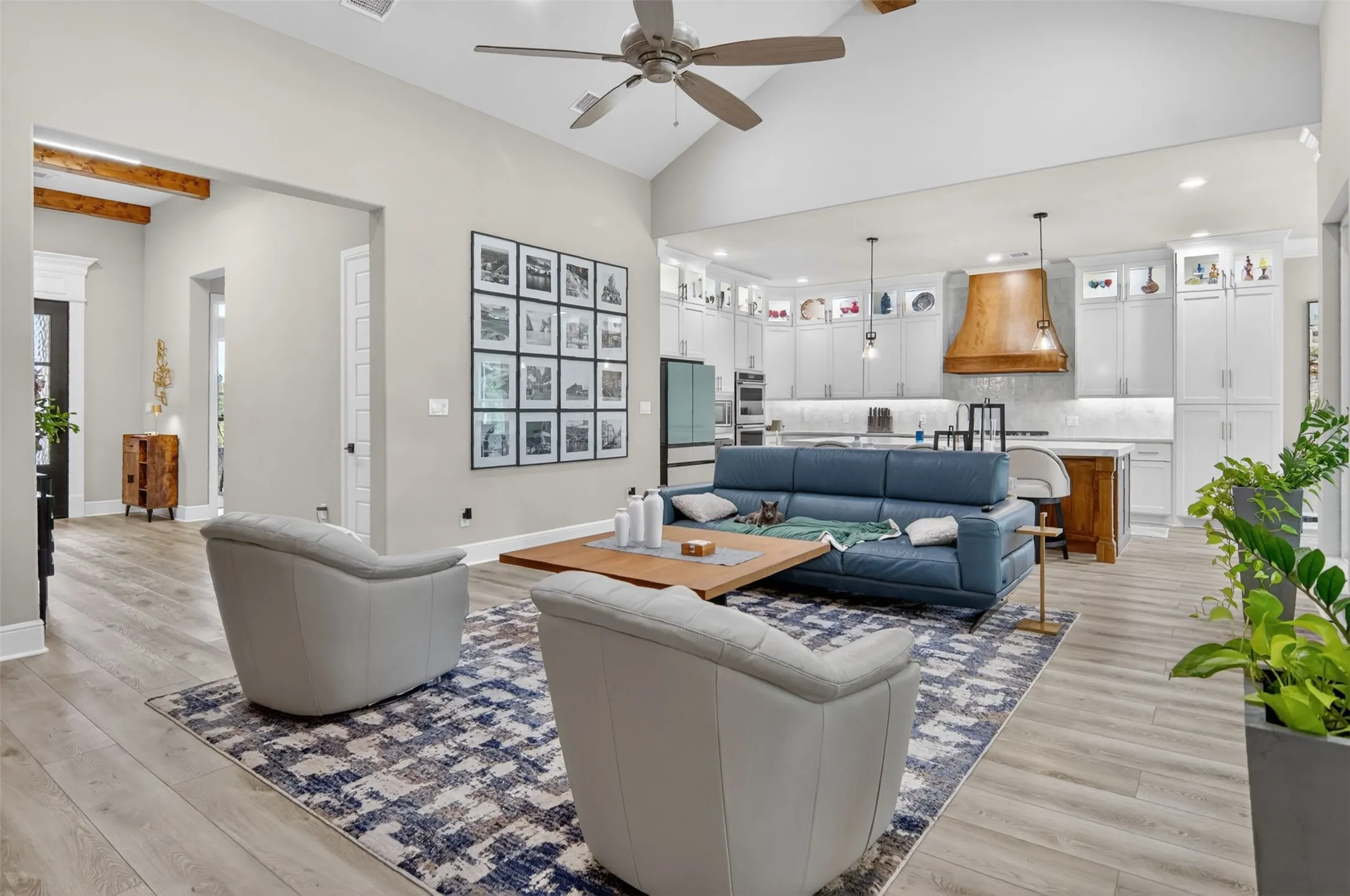 Single Family Residence For Sale in Hood County , 257 Martin Drive, Granbury, Texas 76049, 5 Bedroom, 5 Bathroom, 2 Garage spaces, 3,169 Sqft, built in 2022, mls#21296560, Real Estate Agent in Granbury, Homes For Sale in Hood county, Homes For Sale in Granbury, Realtor in Granbury Texas, Real Estate Brokerage Independent Realty Texas, Luminita Cordes Realtor