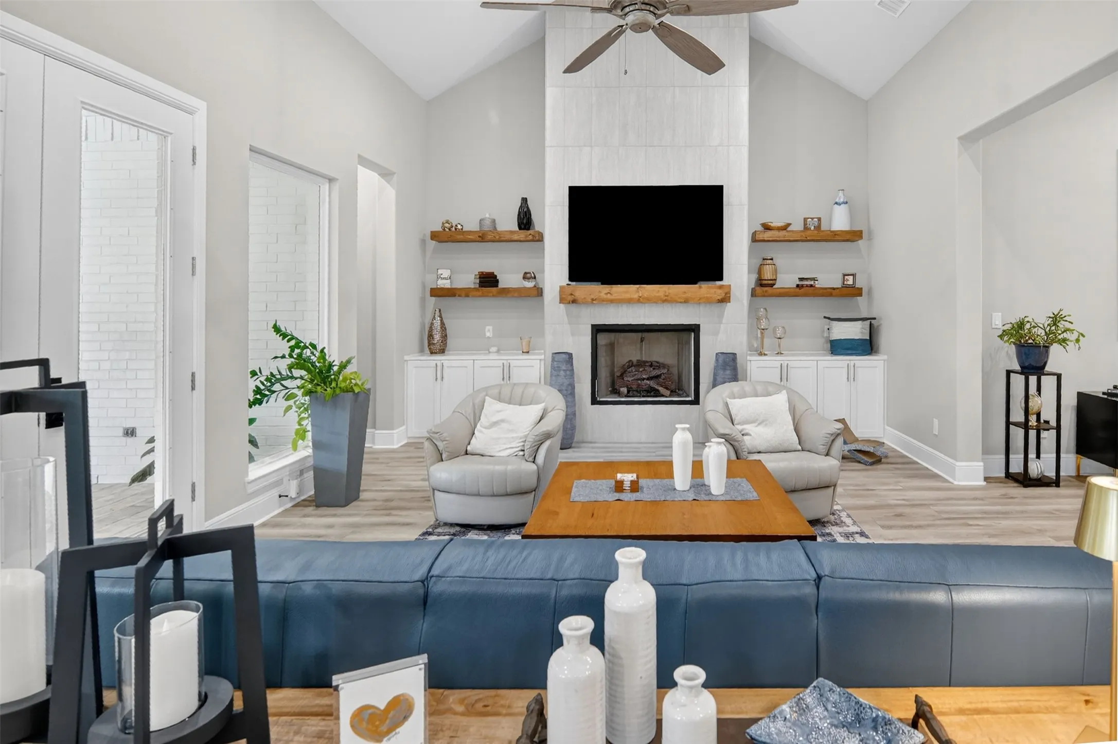Single Family Residence For Sale in Hood County , 257 Martin Drive, Granbury, Texas 76049, 5 Bedroom, 5 Bathroom, 2 Garage spaces, 3,169 Sqft, built in 2022, mls#21296560, Real Estate Agent in Granbury, Homes For Sale in Hood county, Homes For Sale in Granbury, Realtor in Granbury Texas, Real Estate Brokerage Independent Realty Texas, Luminita Cordes Realtor