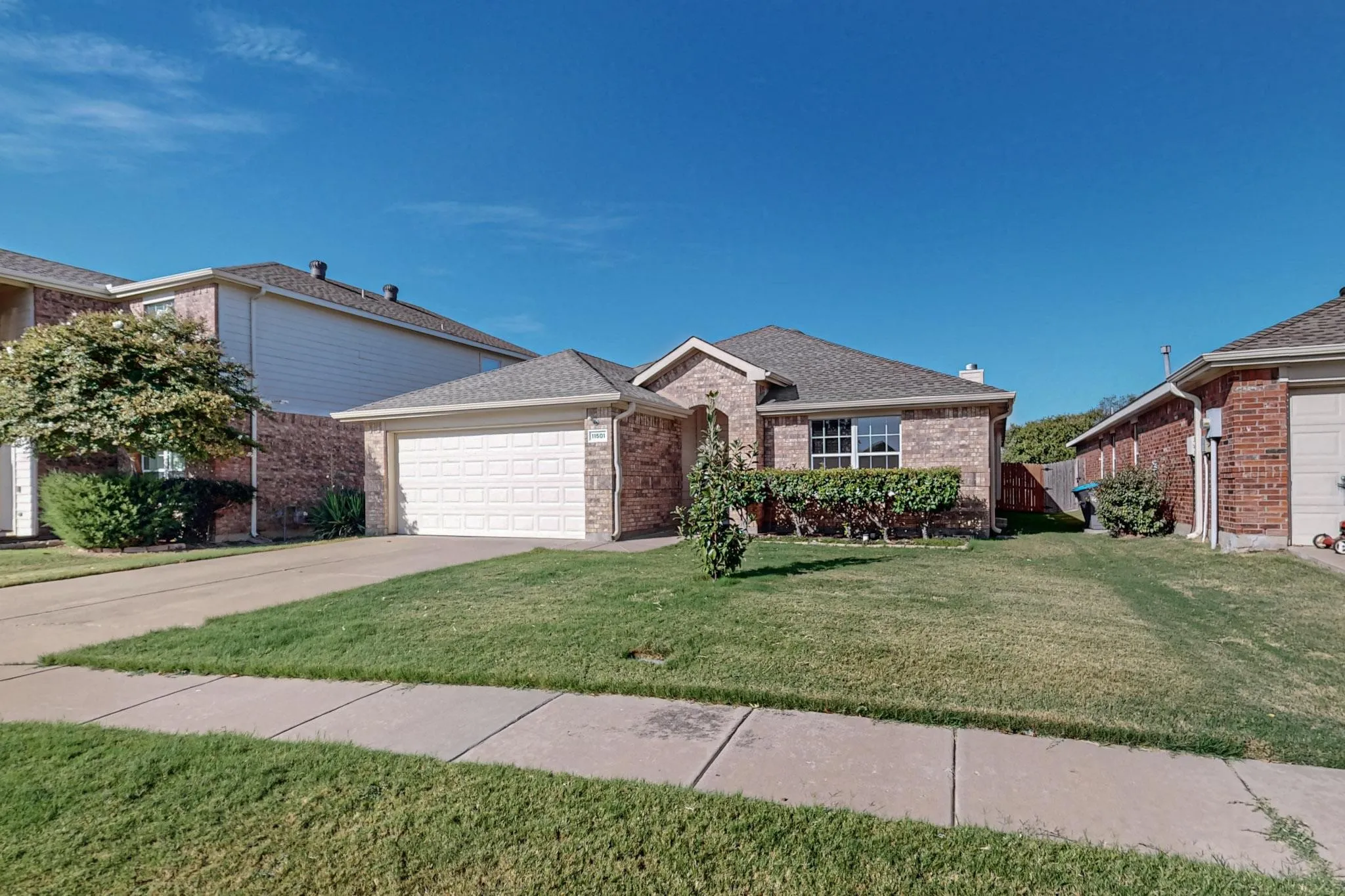 Single Family Residence For Rent in Tarrant County , 11501 Lauren Way, Fort Worth, Texas 76244, 3 Bedroom, 2 Bathroom, 2 Garage spaces, 1,784 Sqft, built in 2003, mls#21301729, Real Estate Agent in Fort Worth, Homes For Rent in Tarrant county, Homes For Rent in Fort Worth, Realtor in Fort Worth Texas, Real Estate Brokerage Independent Realty Texas, Luminita Cordes Realtor