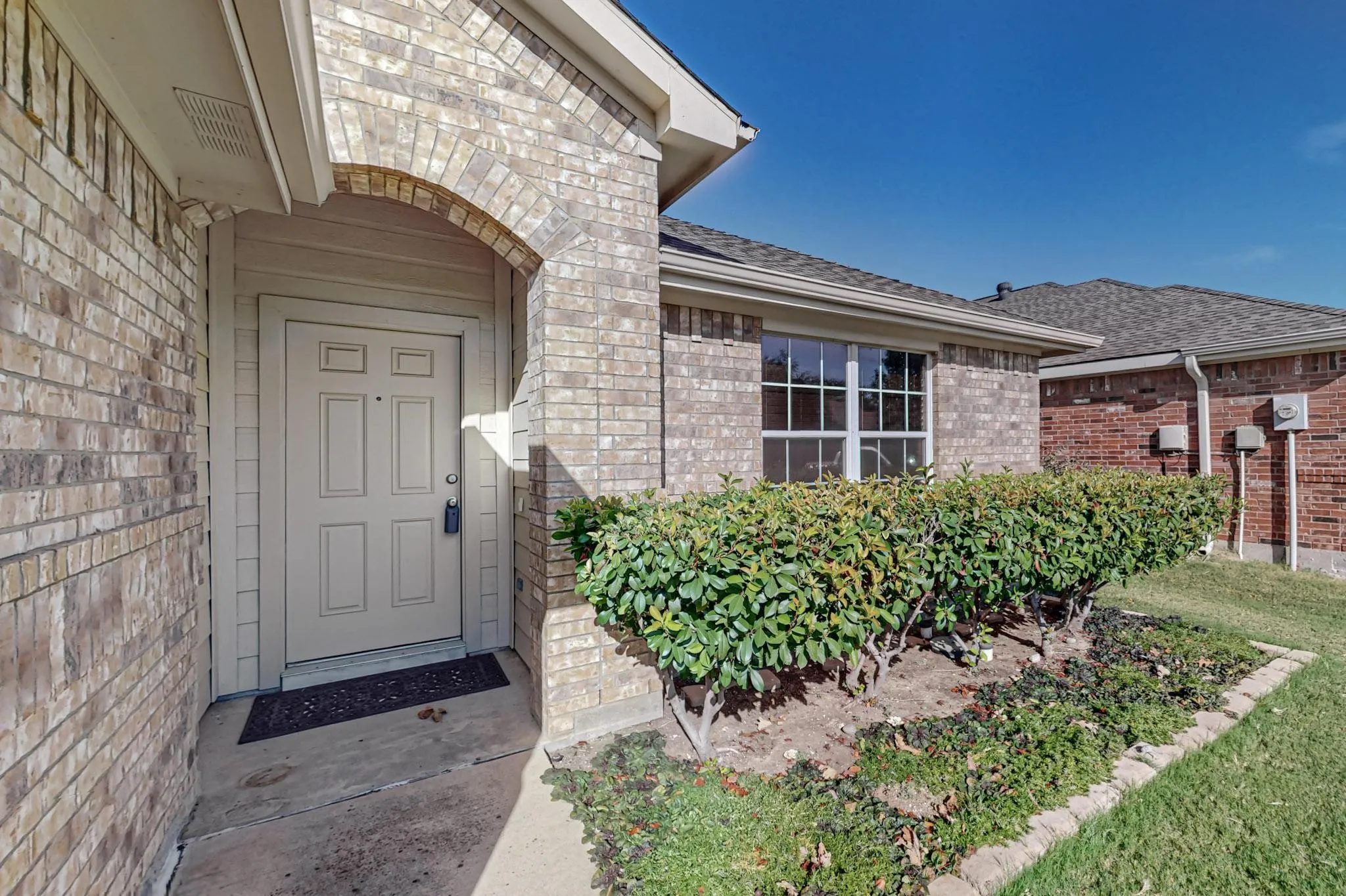Single Family Residence For Rent in Tarrant County , 11501 Lauren Way, Fort Worth, Texas 76244, 3 Bedroom, 2 Bathroom, 2 Garage spaces, 1,784 Sqft, built in 2003, mls#21301729, Real Estate Agent in Fort Worth, Homes For Rent in Tarrant county, Homes For Rent in Fort Worth, Realtor in Fort Worth Texas, Real Estate Brokerage Independent Realty Texas, Luminita Cordes Realtor