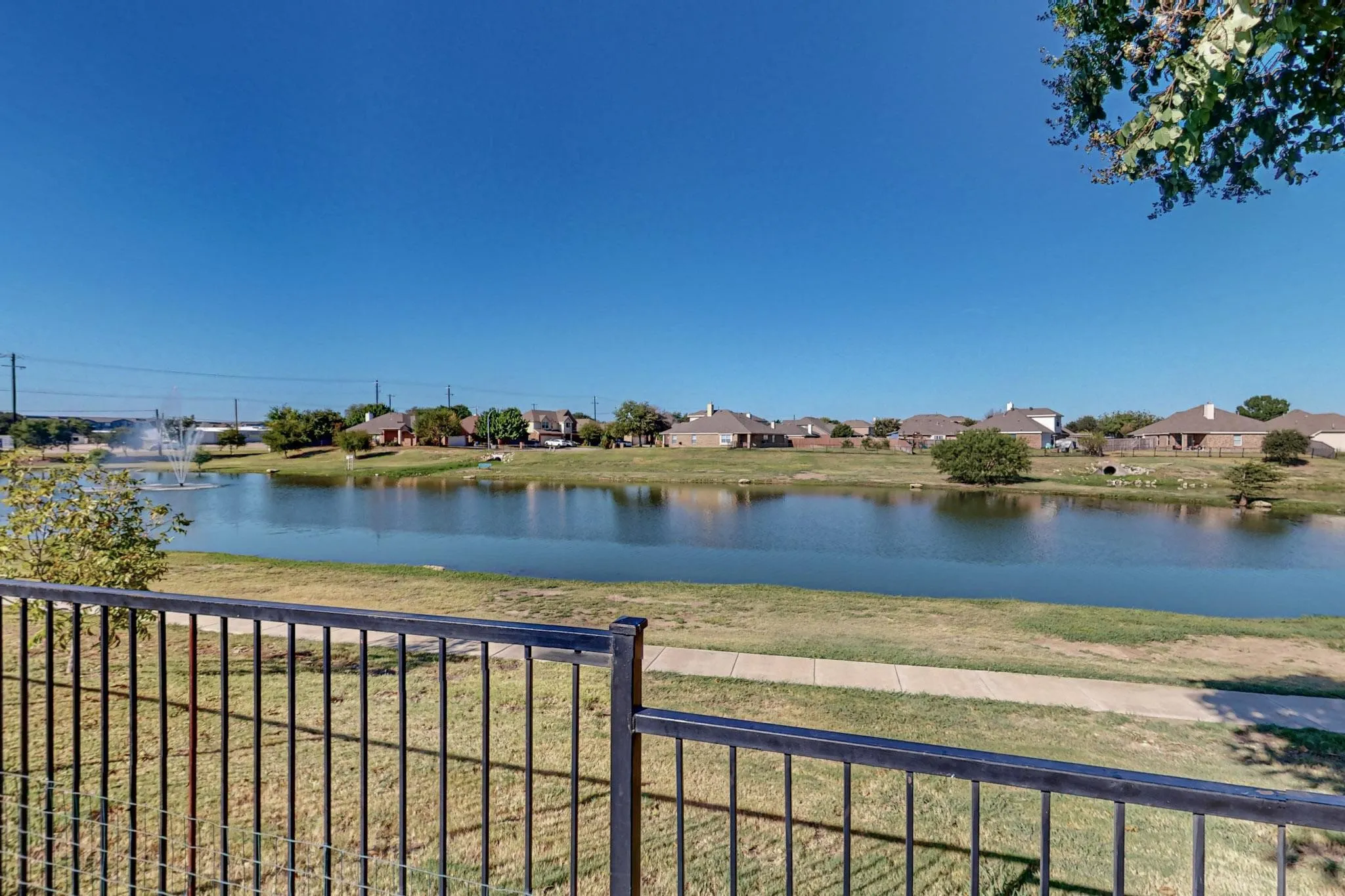 Single Family Residence For Rent in Tarrant County , 11501 Lauren Way, Fort Worth, Texas 76244, 3 Bedroom, 2 Bathroom, 2 Garage spaces, 1,784 Sqft, built in 2003, mls#21301729, Real Estate Agent in Fort Worth, Homes For Rent in Tarrant county, Homes For Rent in Fort Worth, Realtor in Fort Worth Texas, Real Estate Brokerage Independent Realty Texas, Luminita Cordes Realtor