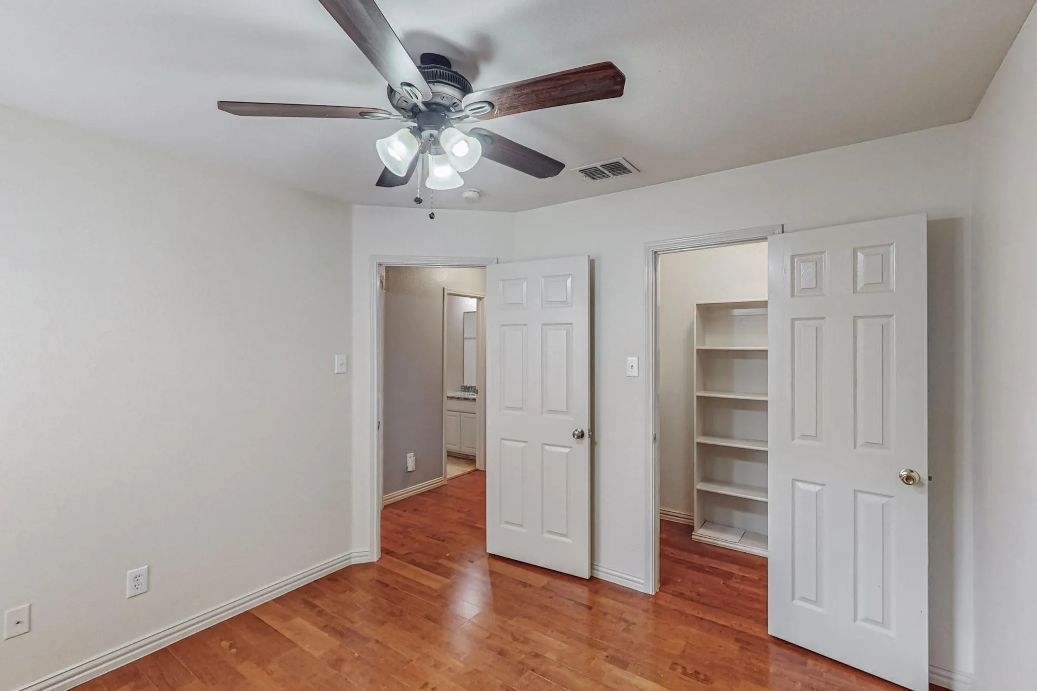Single Family Residence For Rent in Tarrant County , 11501 Lauren Way, Fort Worth, Texas 76244, 3 Bedroom, 2 Bathroom, 2 Garage spaces, 1,784 Sqft, built in 2003, mls#21301729, Real Estate Agent in Fort Worth, Homes For Rent in Tarrant county, Homes For Rent in Fort Worth, Realtor in Fort Worth Texas, Real Estate Brokerage Independent Realty Texas, Luminita Cordes Realtor