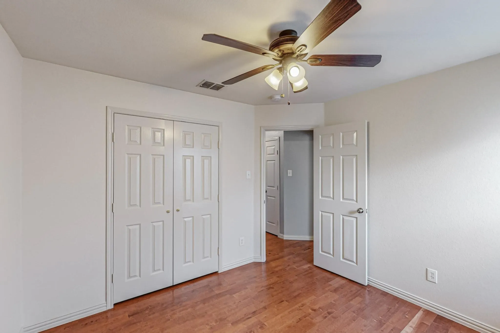 Single Family Residence For Rent in Tarrant County , 11501 Lauren Way, Fort Worth, Texas 76244, 3 Bedroom, 2 Bathroom, 2 Garage spaces, 1,784 Sqft, built in 2003, mls#21301729, Real Estate Agent in Fort Worth, Homes For Rent in Tarrant county, Homes For Rent in Fort Worth, Realtor in Fort Worth Texas, Real Estate Brokerage Independent Realty Texas, Luminita Cordes Realtor