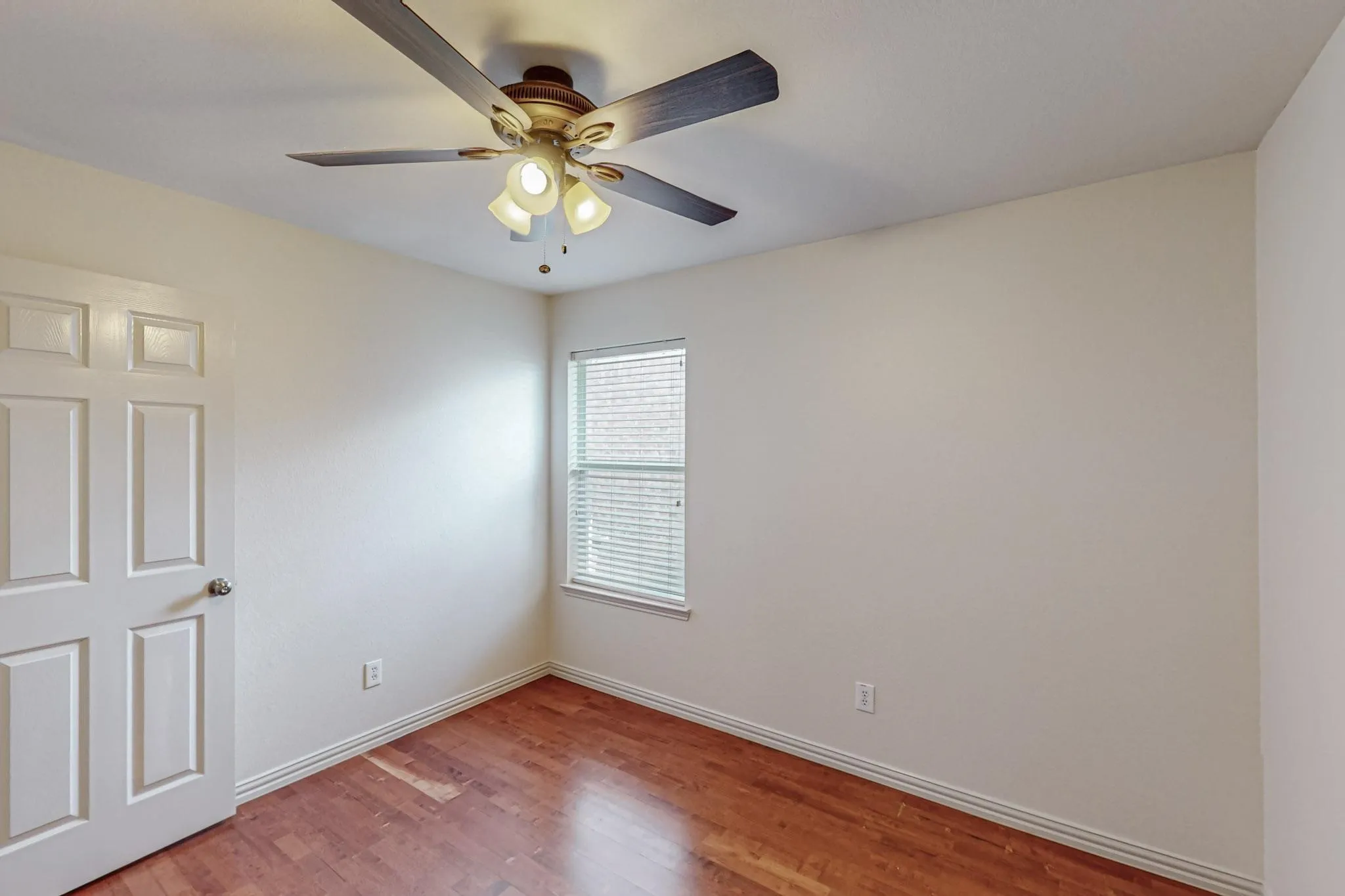 Single Family Residence For Rent in Tarrant County , 11501 Lauren Way, Fort Worth, Texas 76244, 3 Bedroom, 2 Bathroom, 2 Garage spaces, 1,784 Sqft, built in 2003, mls#21301729, Real Estate Agent in Fort Worth, Homes For Rent in Tarrant county, Homes For Rent in Fort Worth, Realtor in Fort Worth Texas, Real Estate Brokerage Independent Realty Texas, Luminita Cordes Realtor